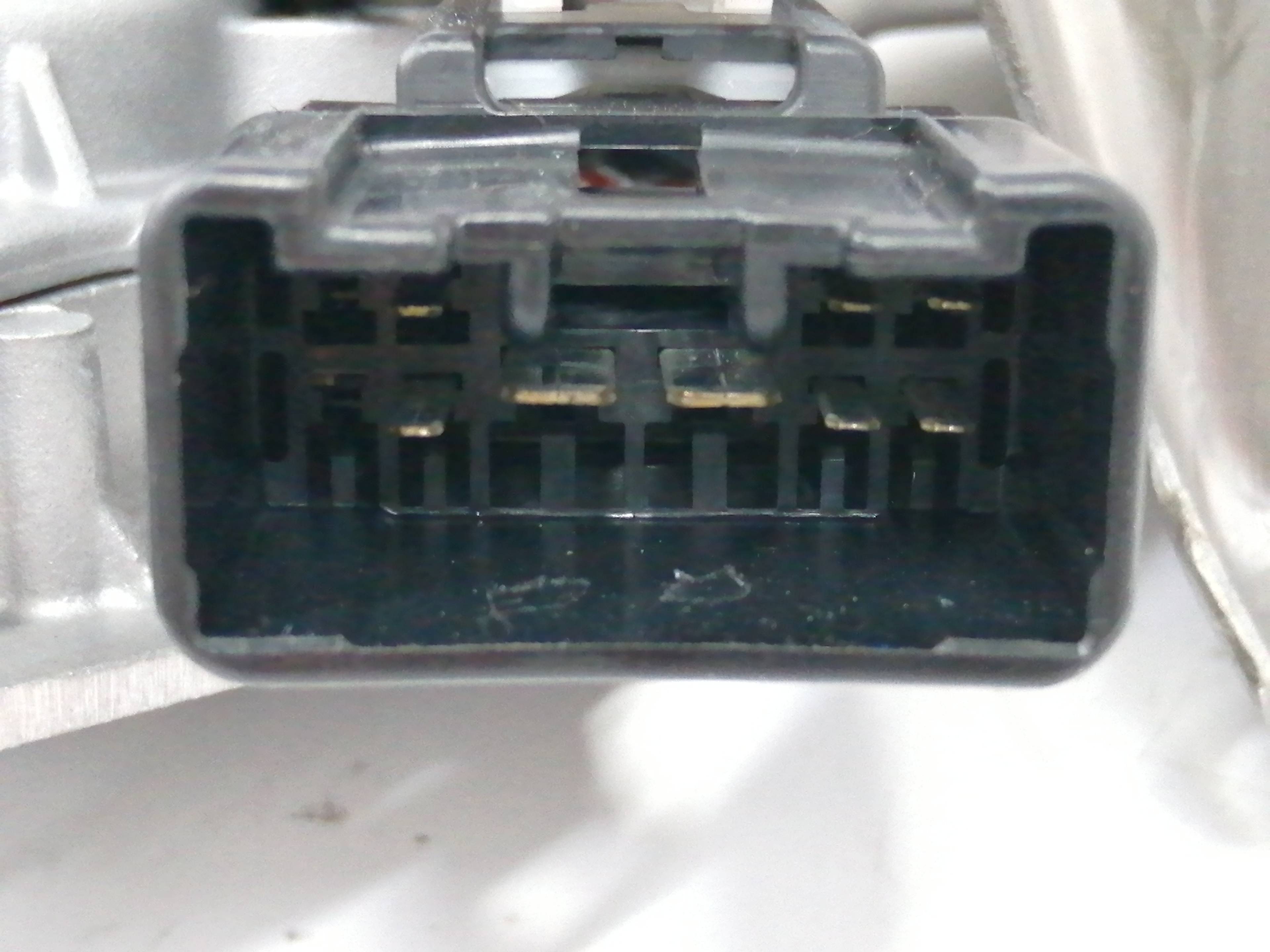 CERRADURA MALETERO / PORTON