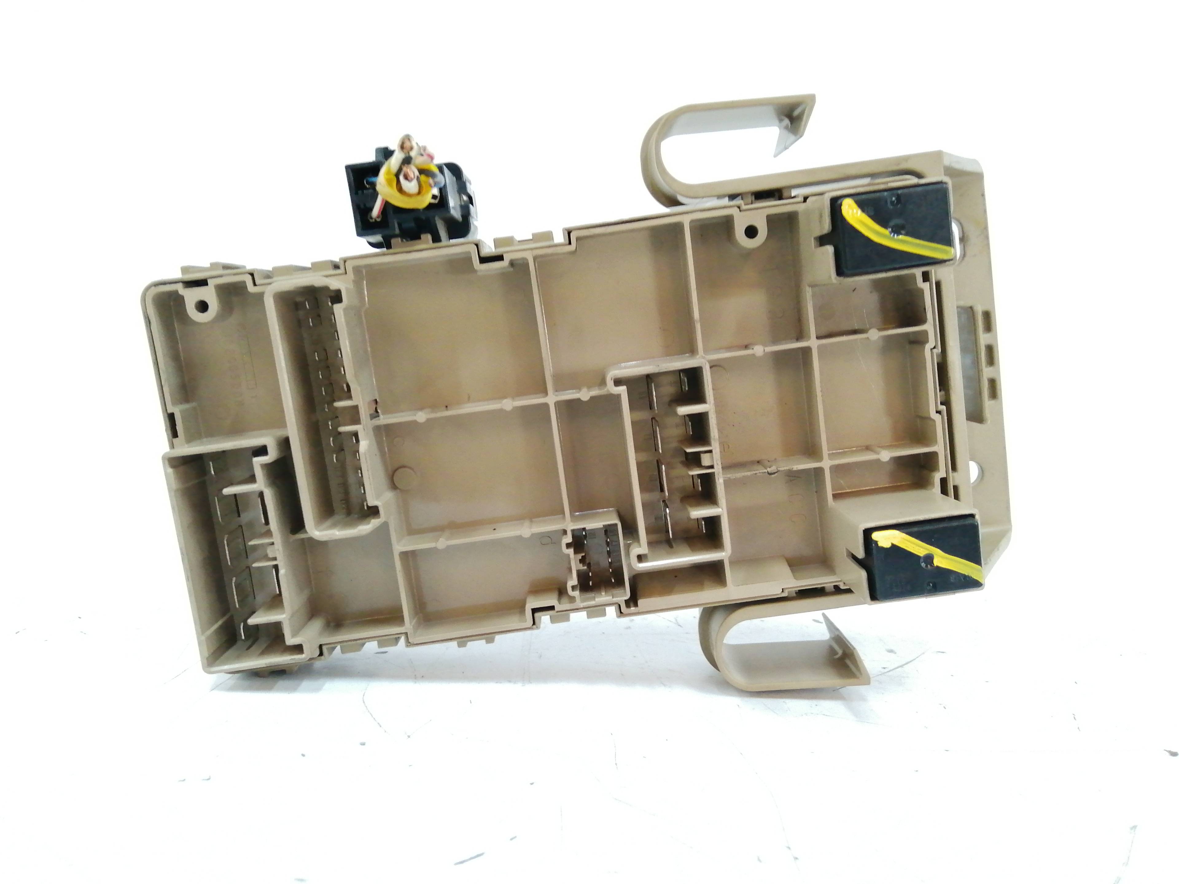 CAJA RELES / FUSIBLES