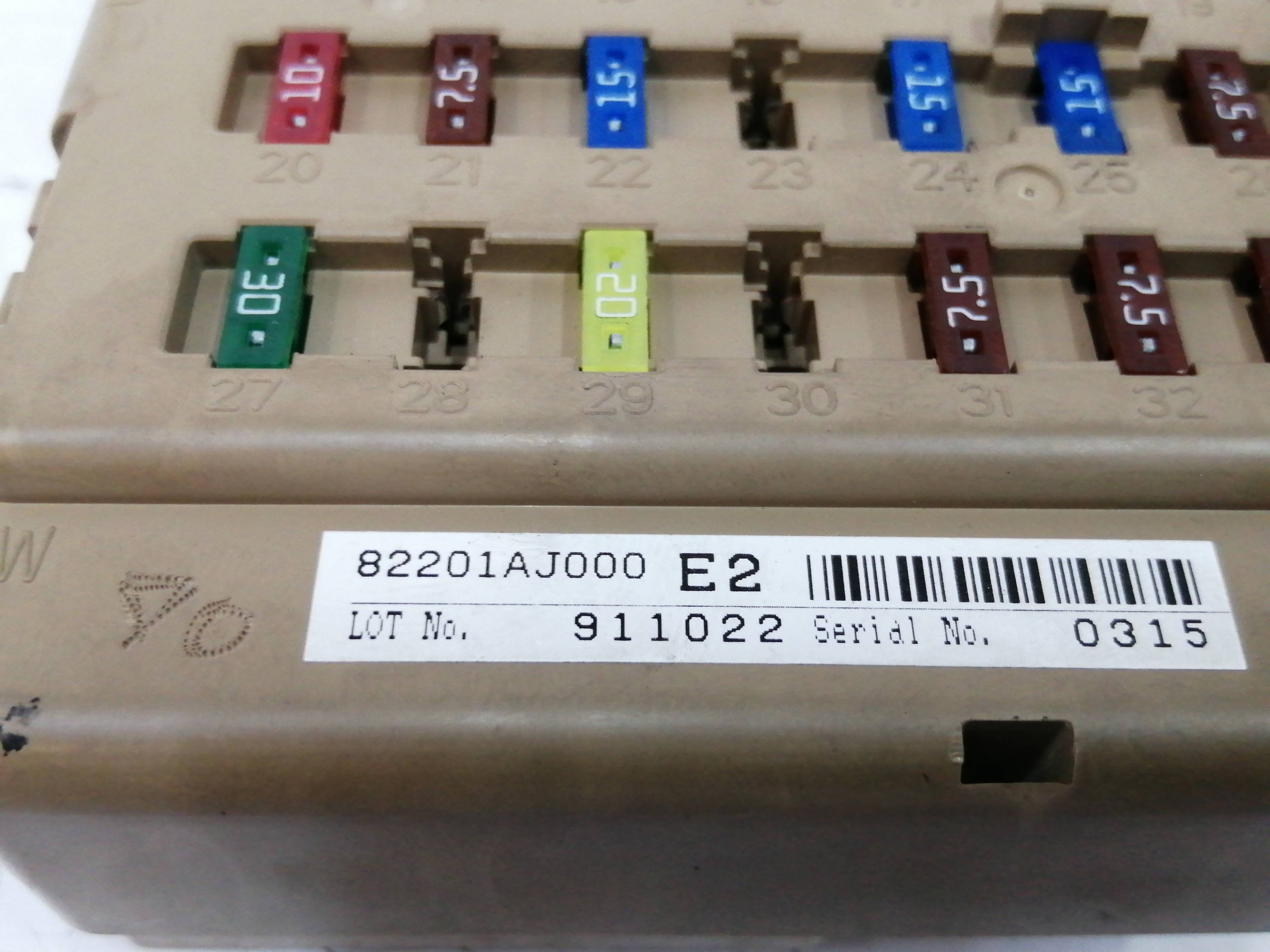 CAJA RELES / FUSIBLES