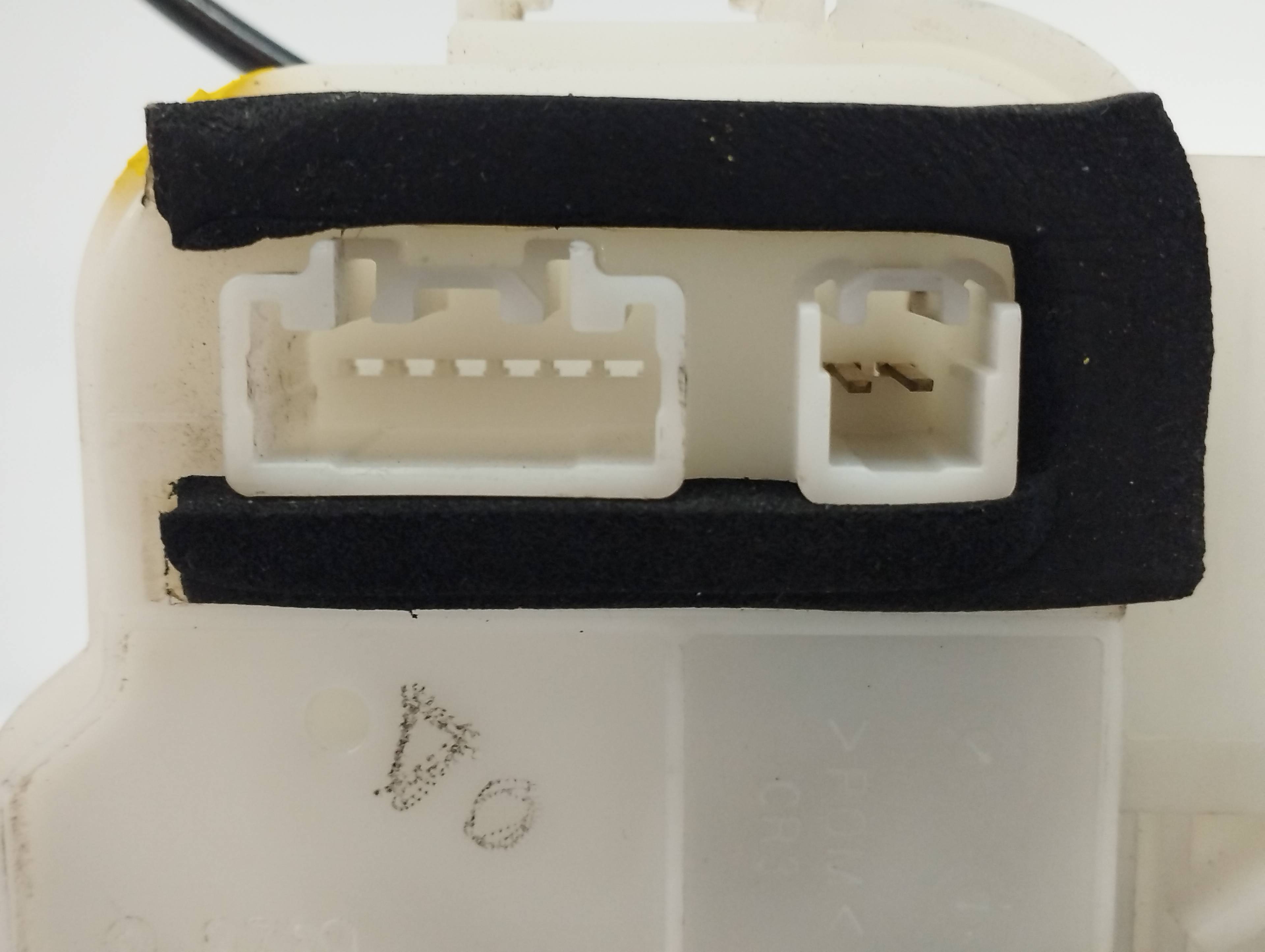 CERRADURA PUERTA DELANTERA DERECHA