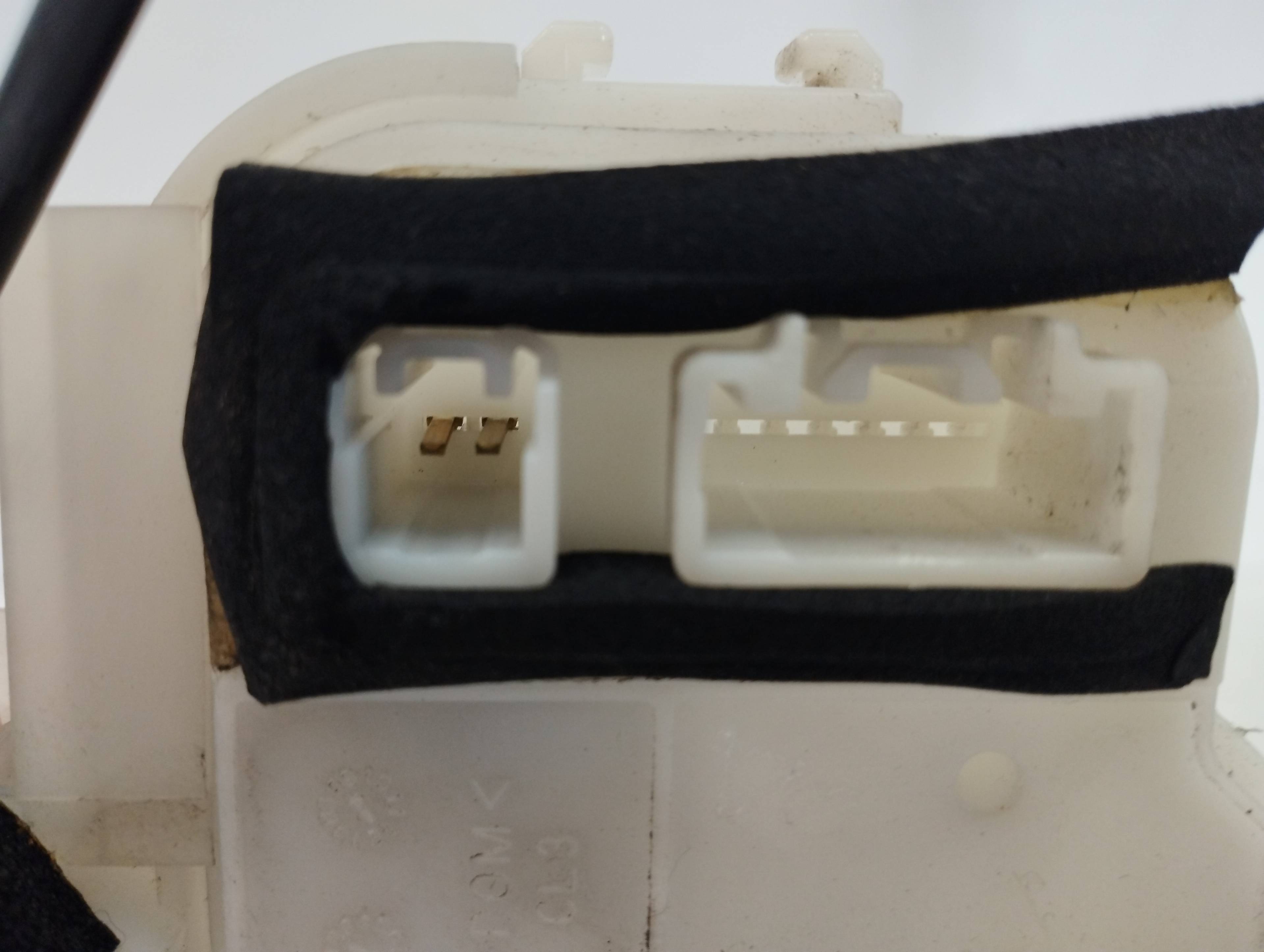 CERRADURA PUERTA TRASERA IZQUIERDA 