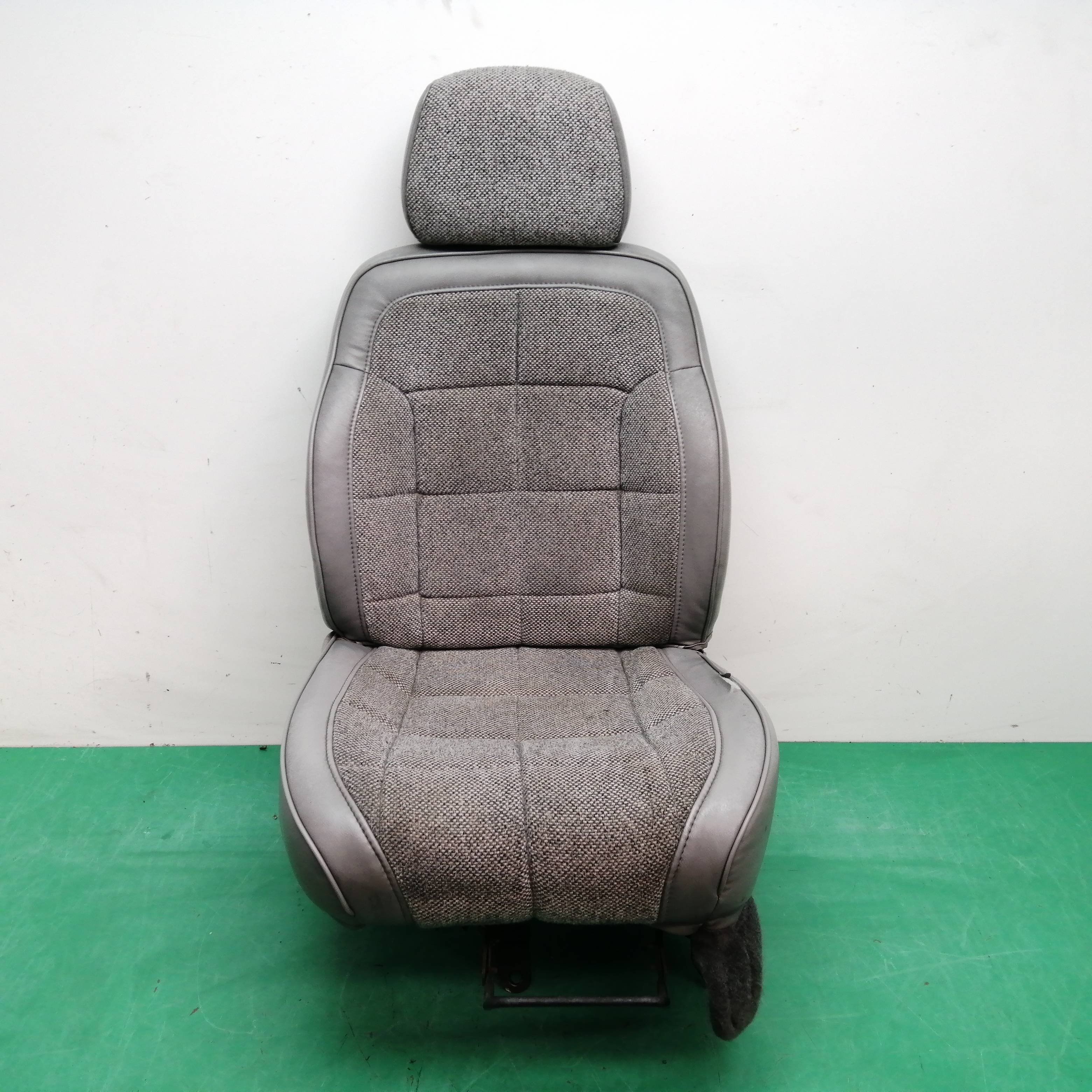 ASIENTO DELANTERO IZQUIERDO