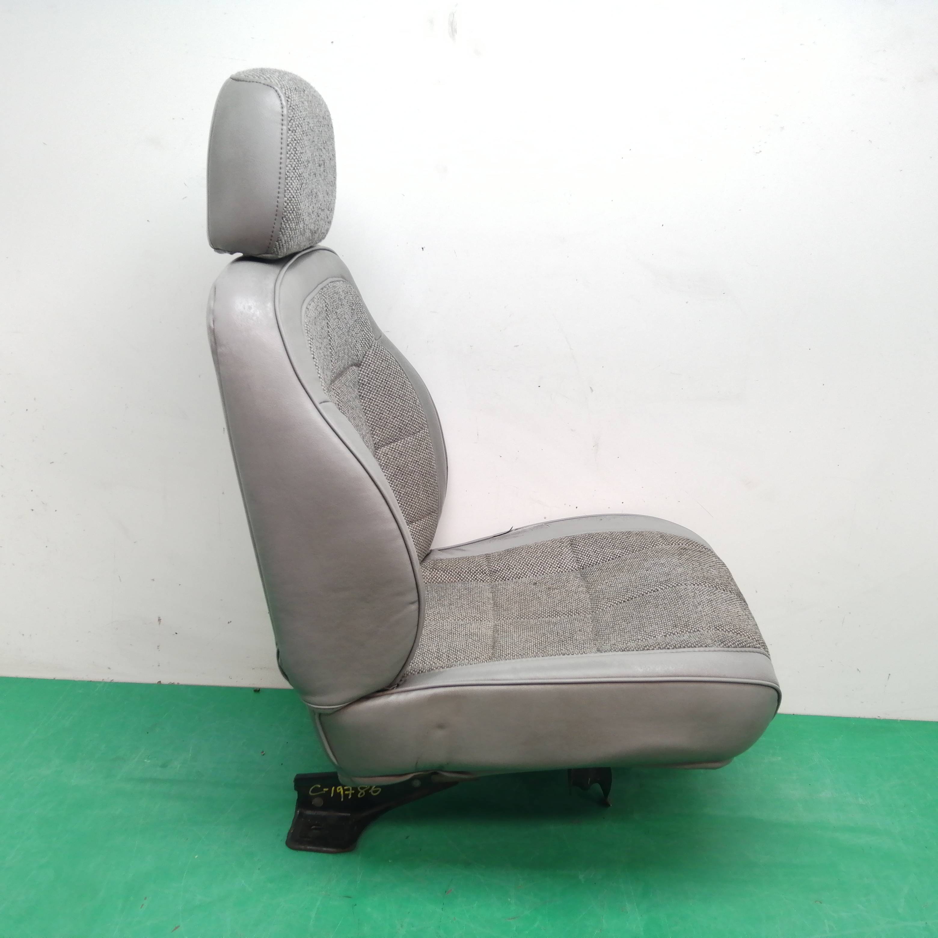 ASIENTO DELANTERO IZQUIERDO