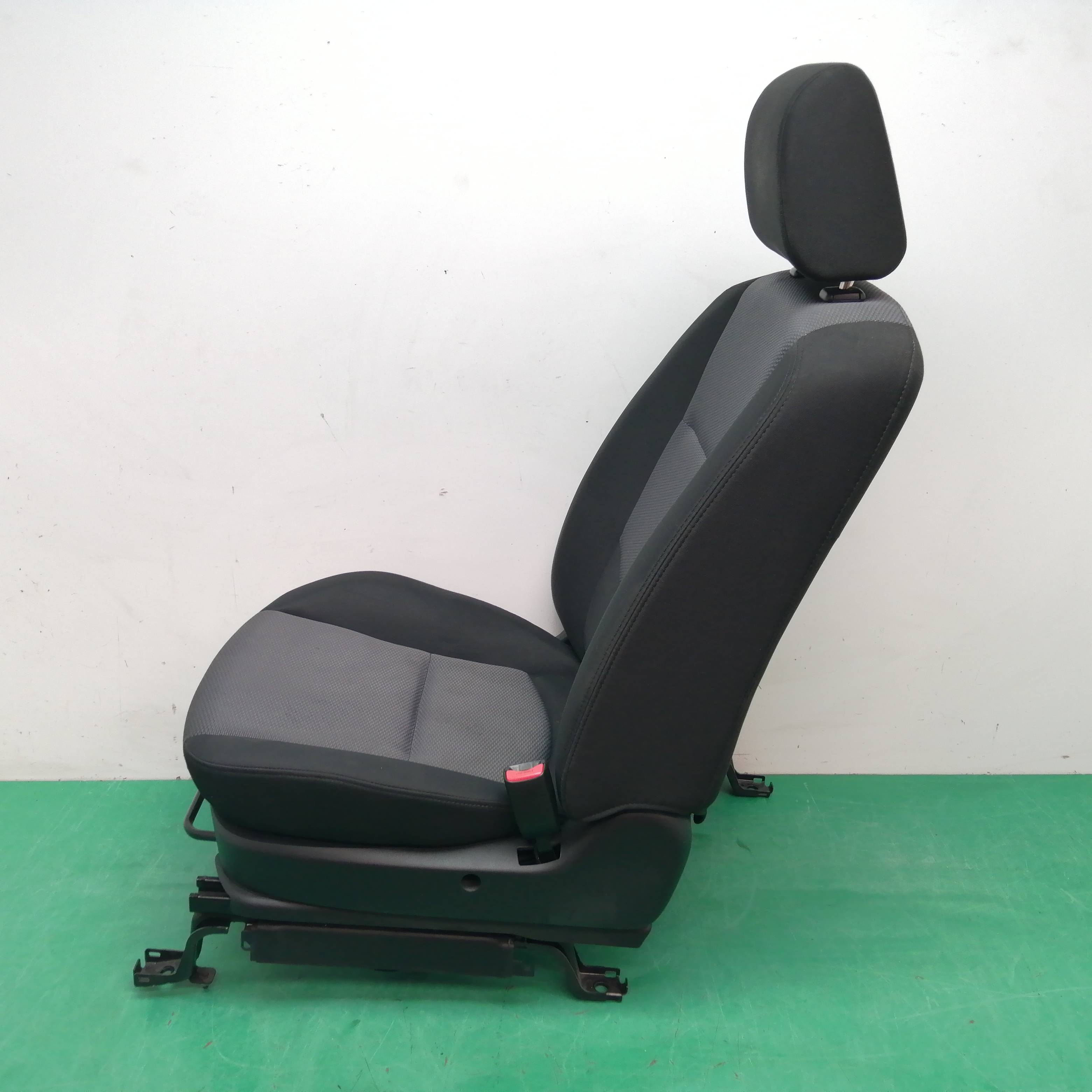 ASIENTO DELANTERO DERECHO