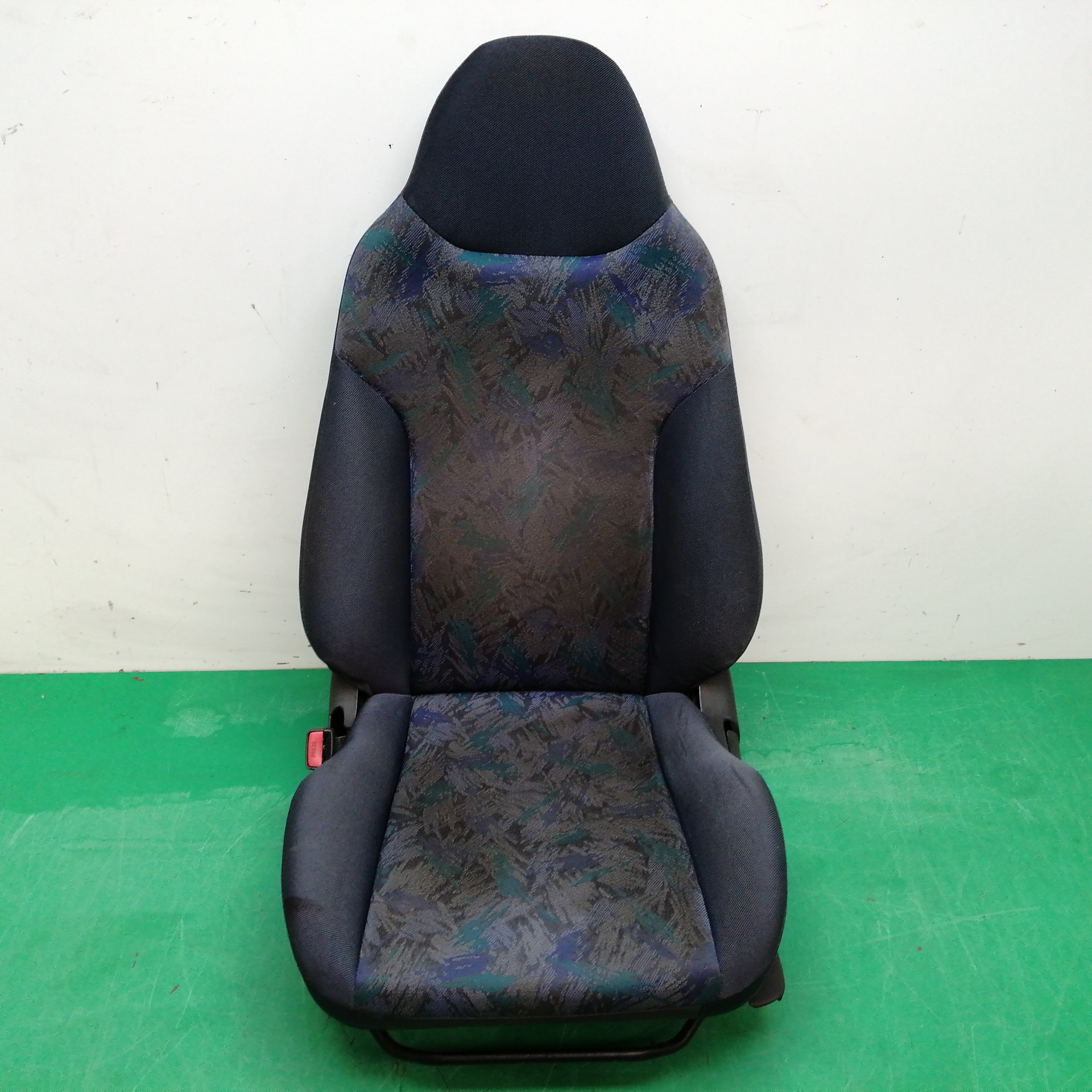 ASIENTO DELANTERO IZQUIERDO