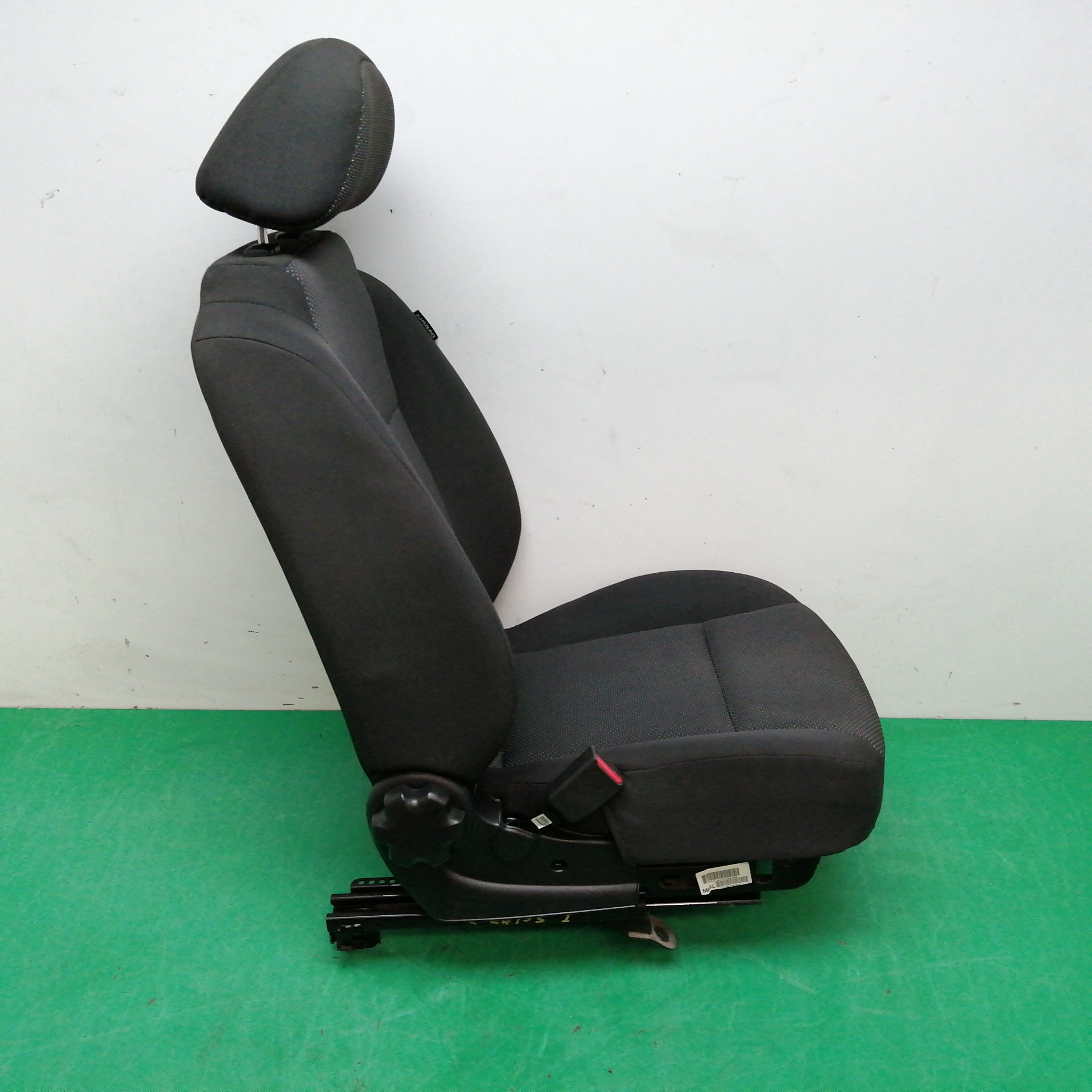 ASIENTO DELANTERO IZQUIERDO