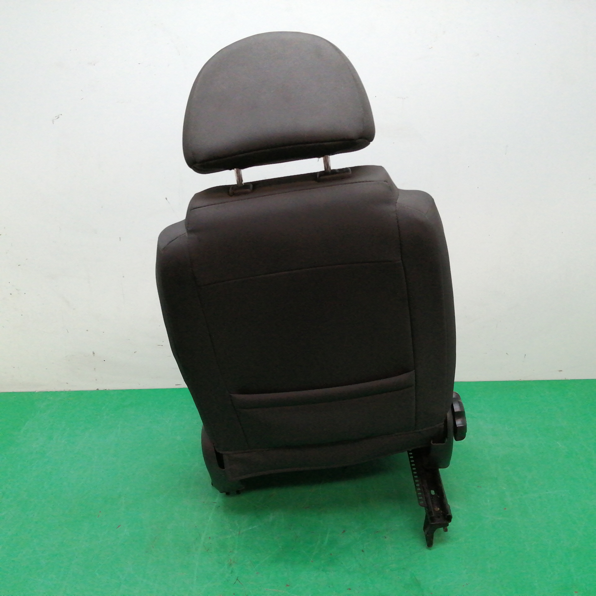 ASIENTO DELANTERO IZQUIERDO