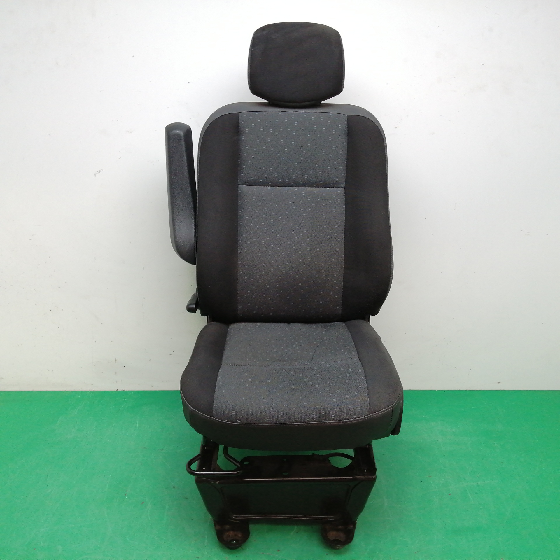 ASIENTO DELANTERO IZQUIERDO