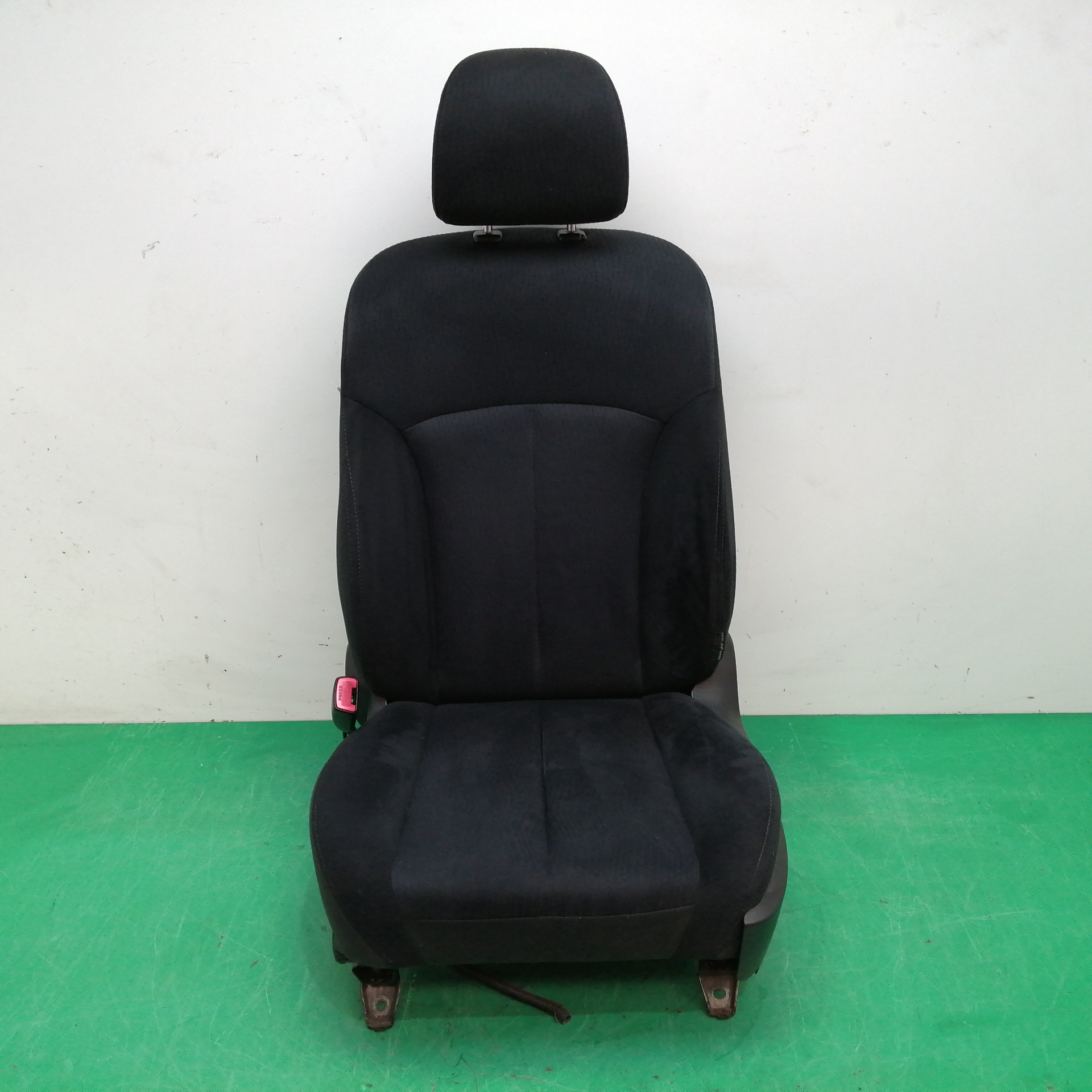 ASIENTO DELANTERO IZQUIERDO