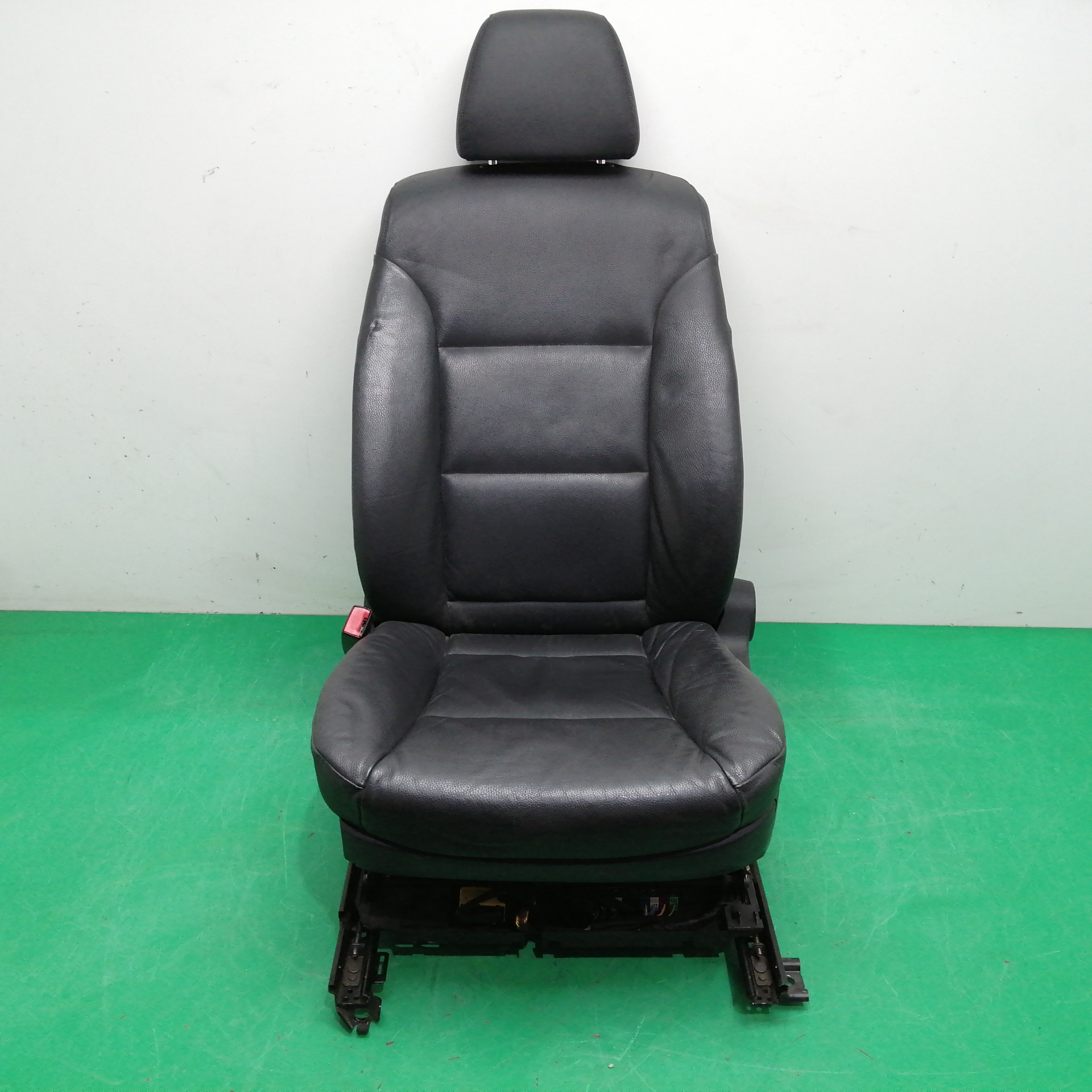 ASIENTO DELANTERO IZQUIERDO