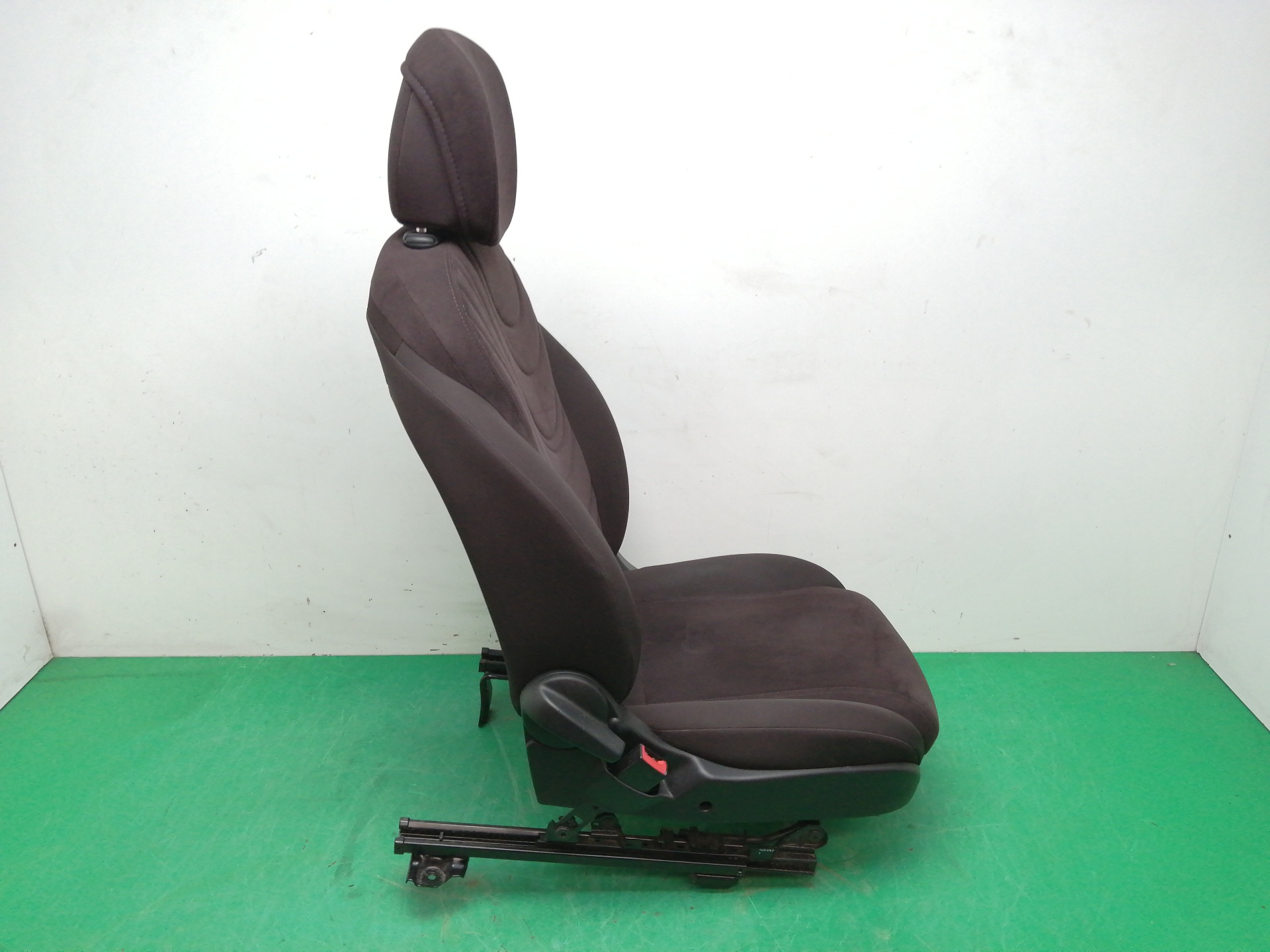 ASIENTO DELANTERO IZQUIERDO