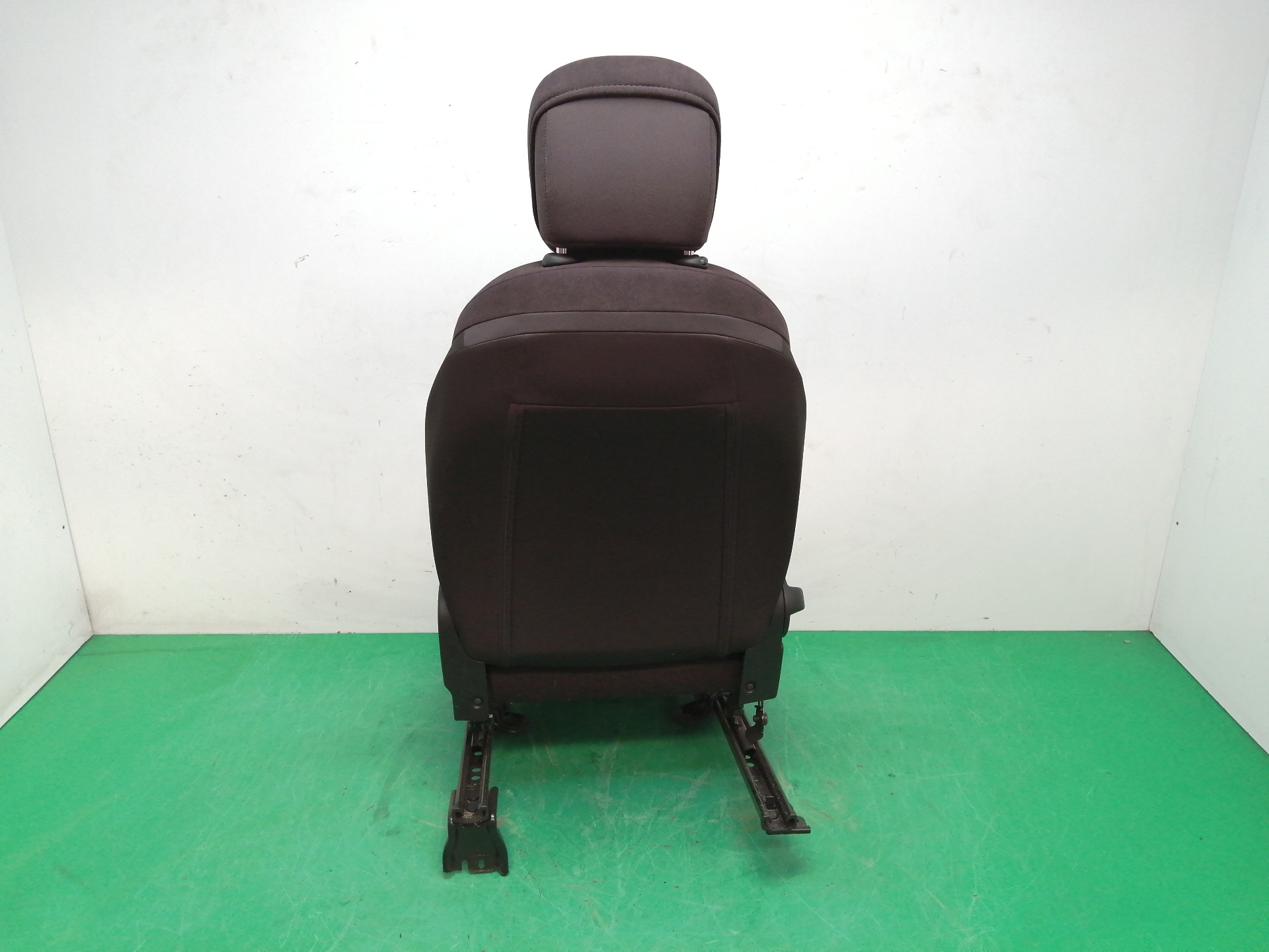 ASIENTO DELANTERO IZQUIERDO