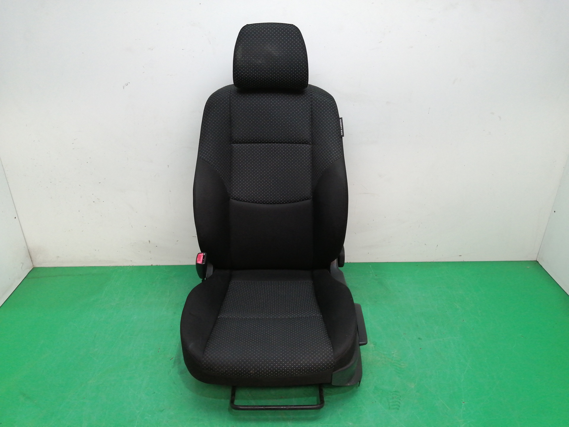 ASIENTO DELANTERO IZQUIERDO