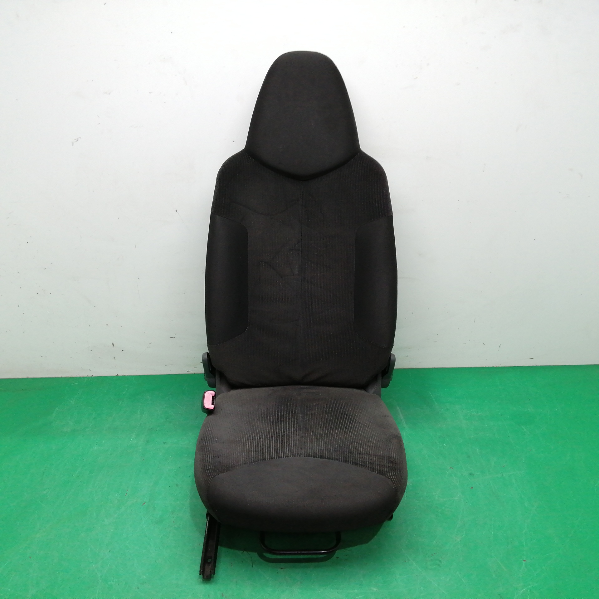 ASIENTO DELANTERO IZQUIERDO