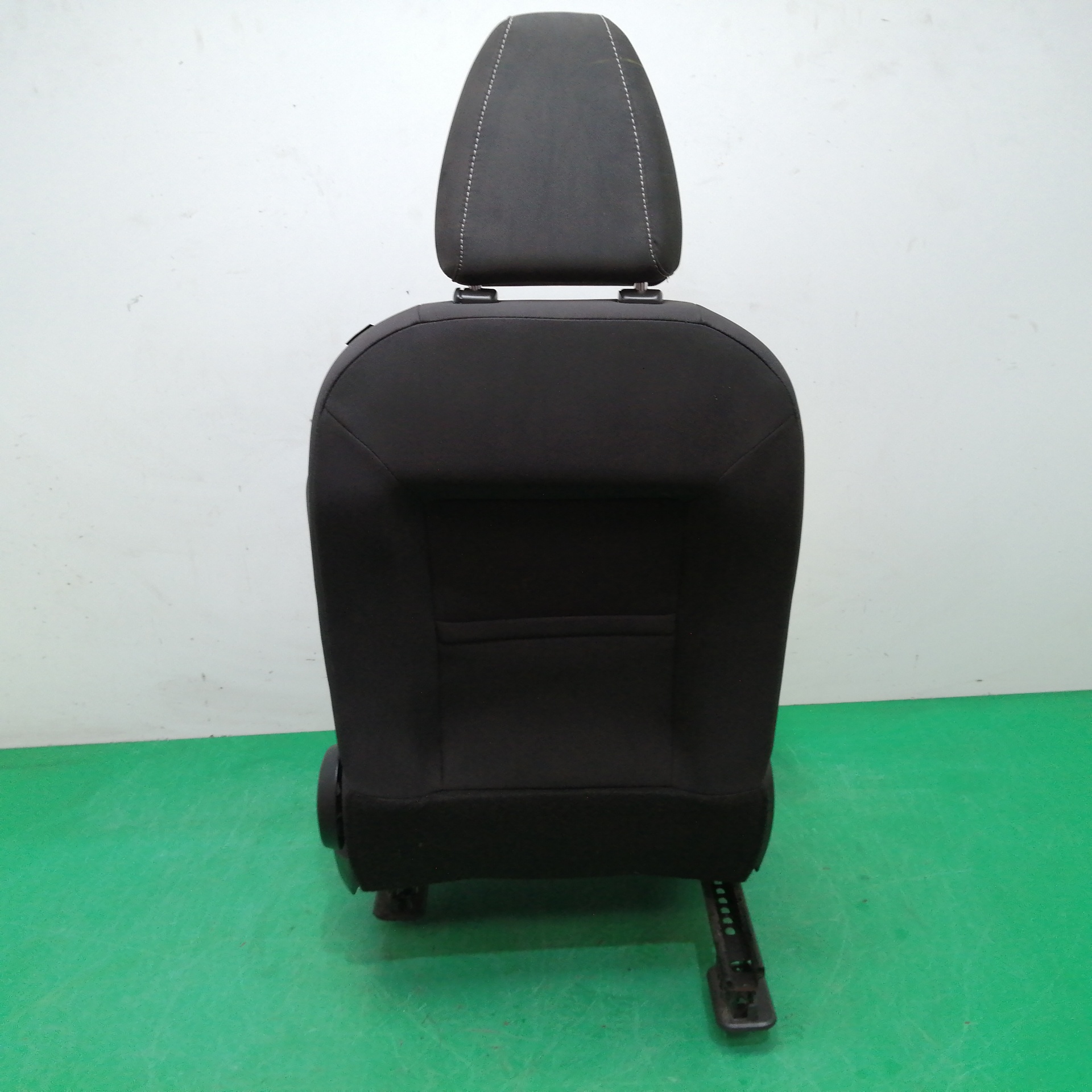 ASIENTO DELANTERO IZQUIERDO