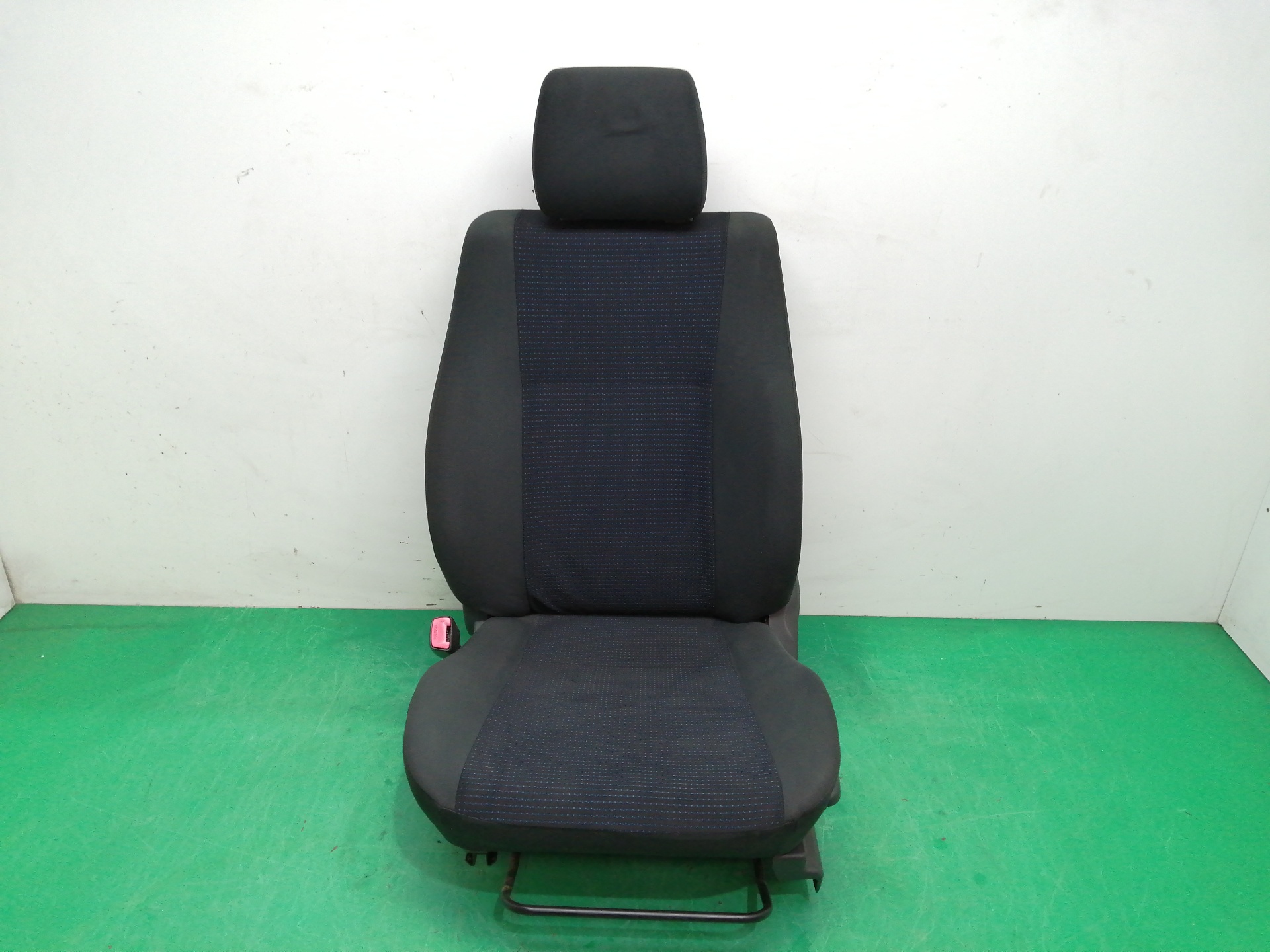 ASIENTO DELANTERO IZQUIERDO