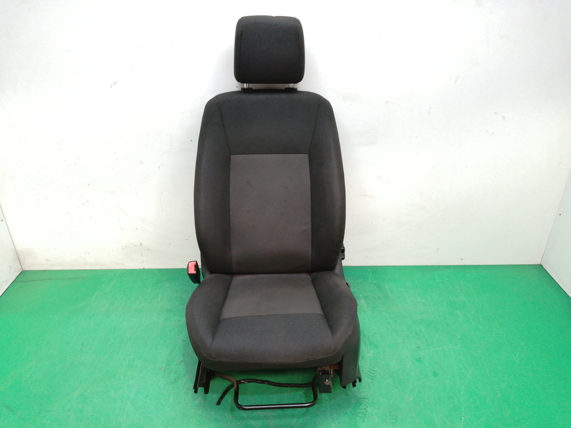 ASIENTO DELANTERO IZQUIERDO