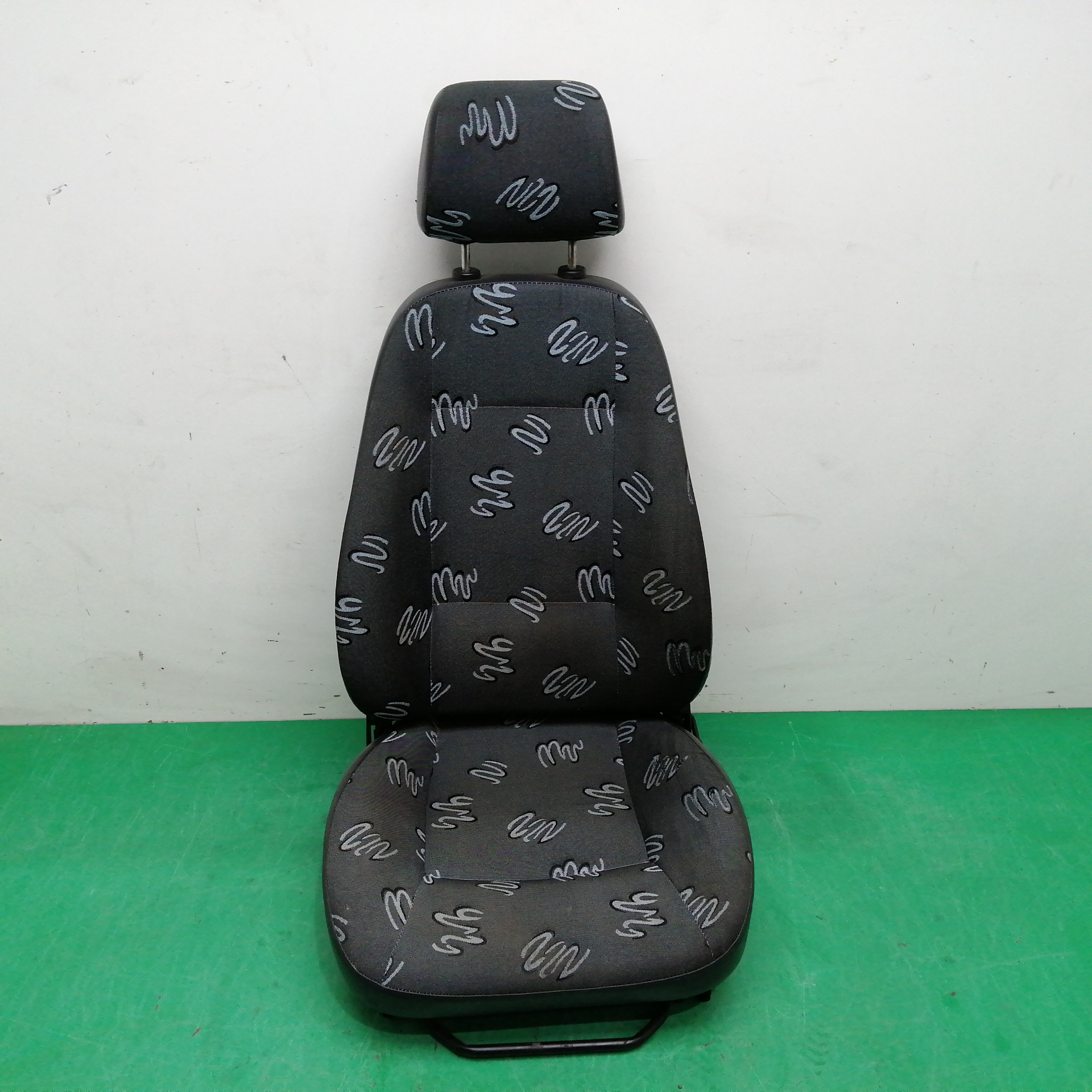 ASIENTO DELANTERO IZQUIERDO