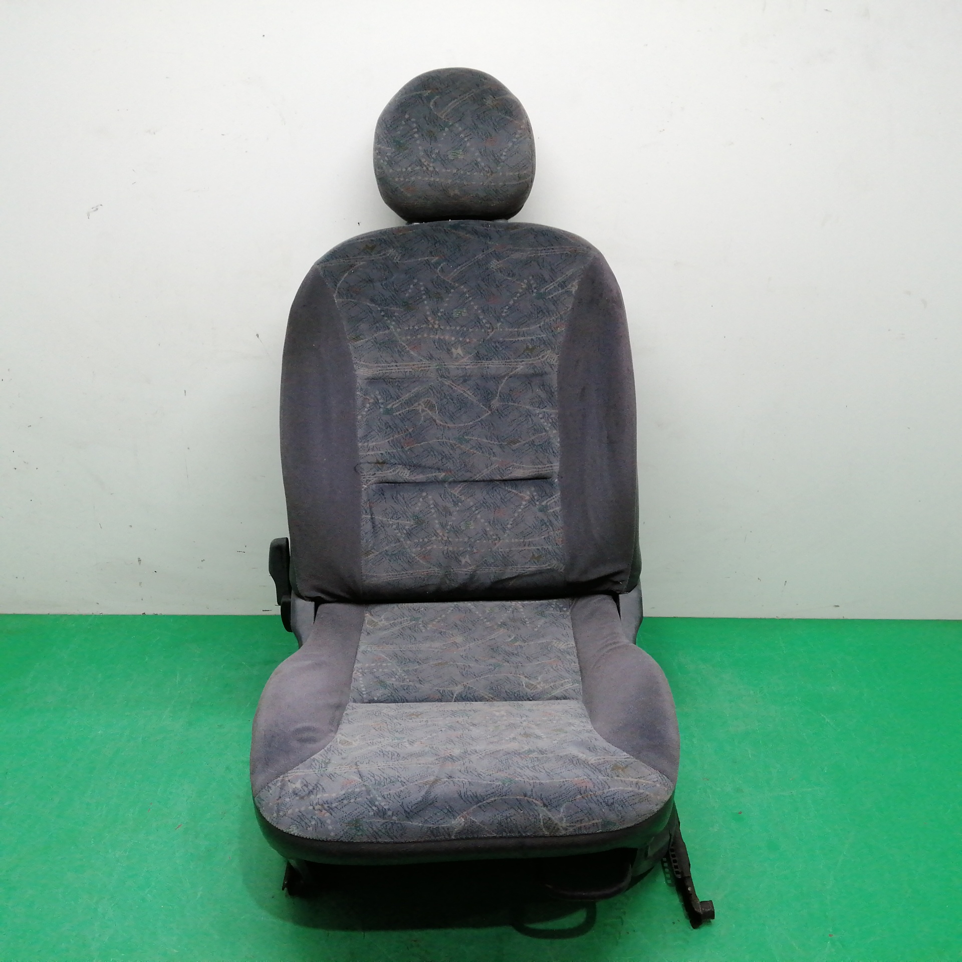 ASIENTO DELANTERO IZQUIERDO