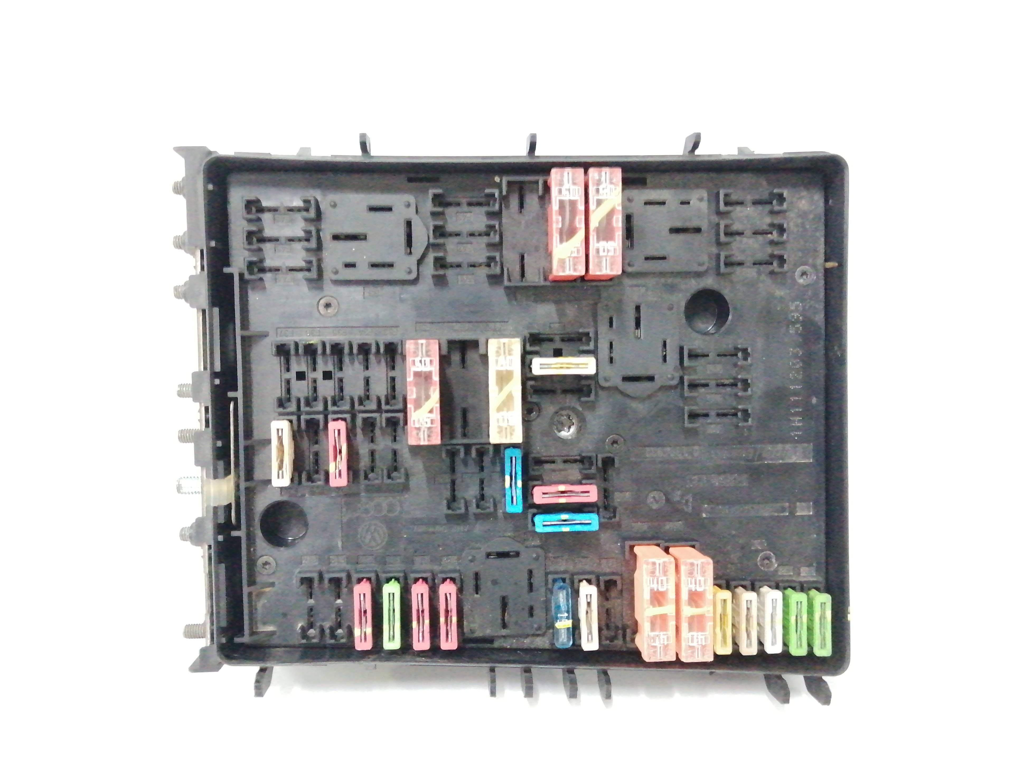 CAJA RELES / FUSIBLES