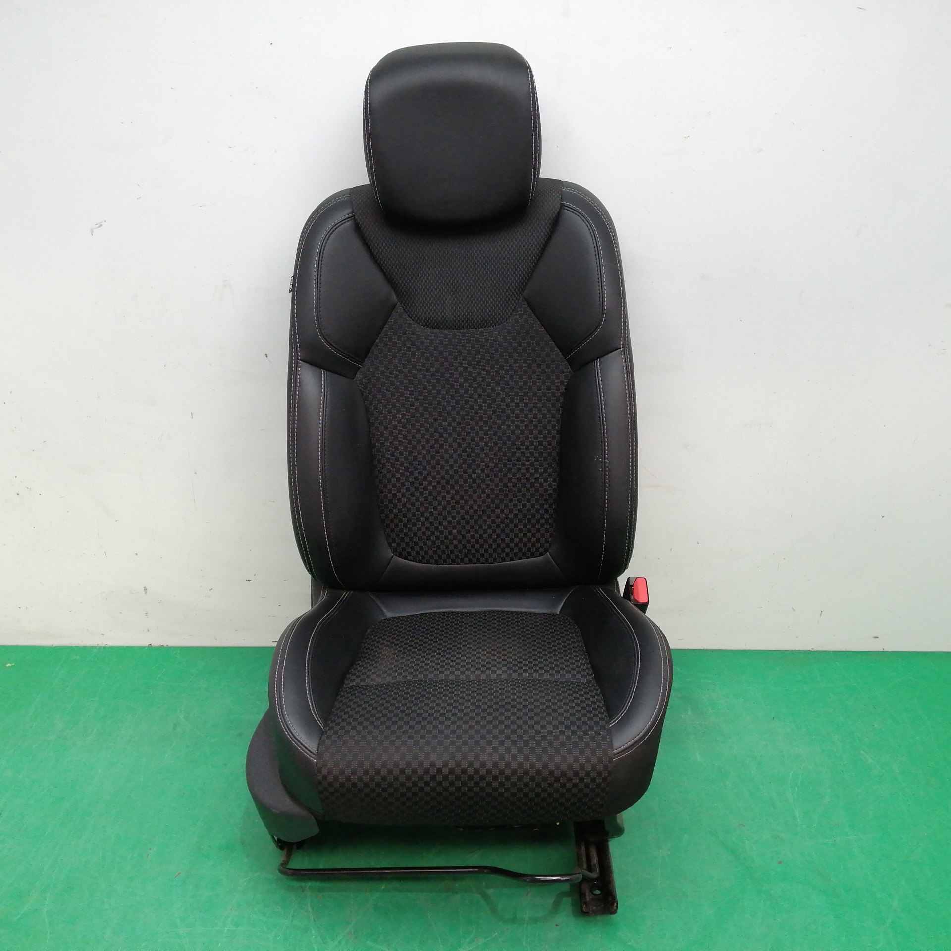 ASIENTO DELANTERO DERECHO