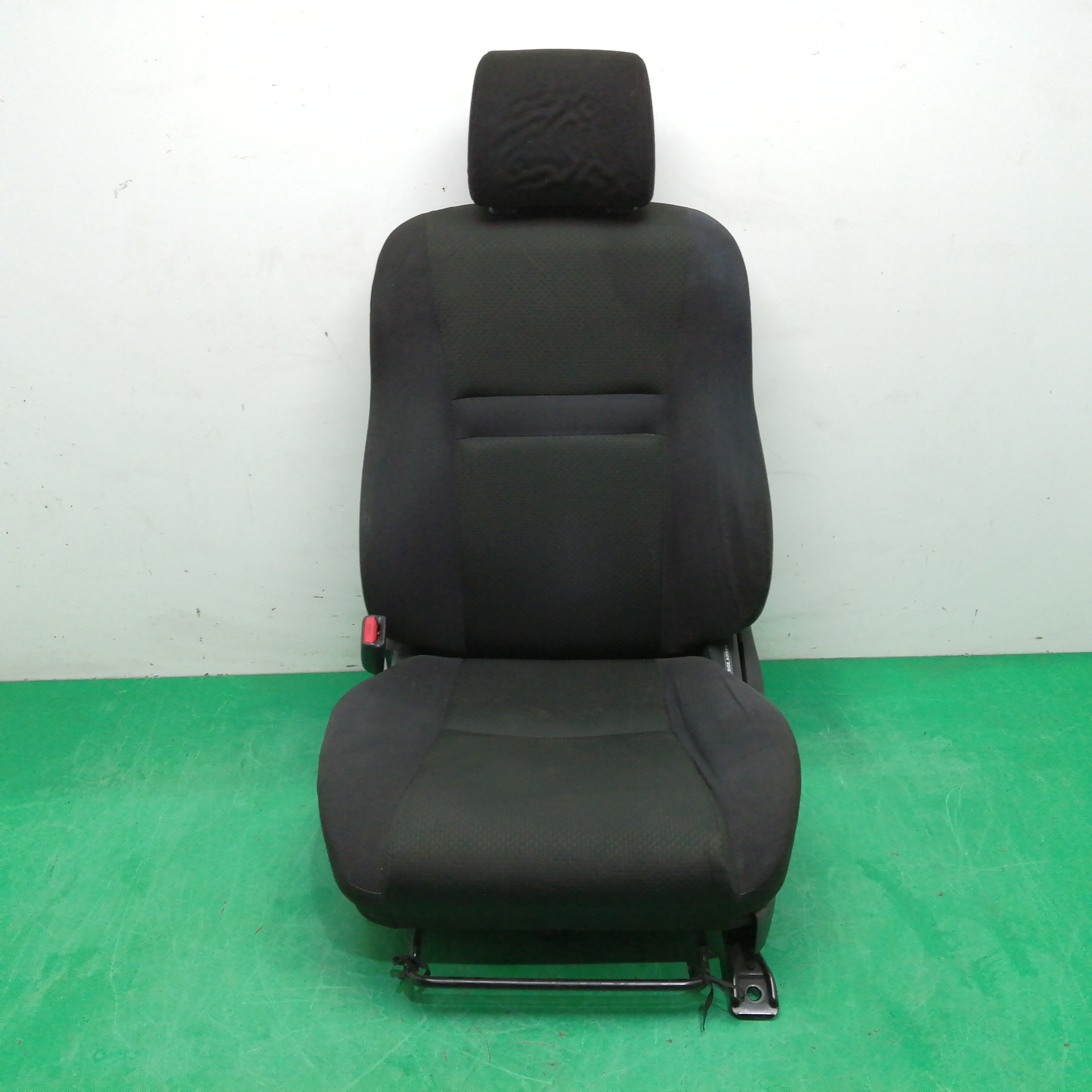 ASIENTO DELANTERO IZQUIERDO