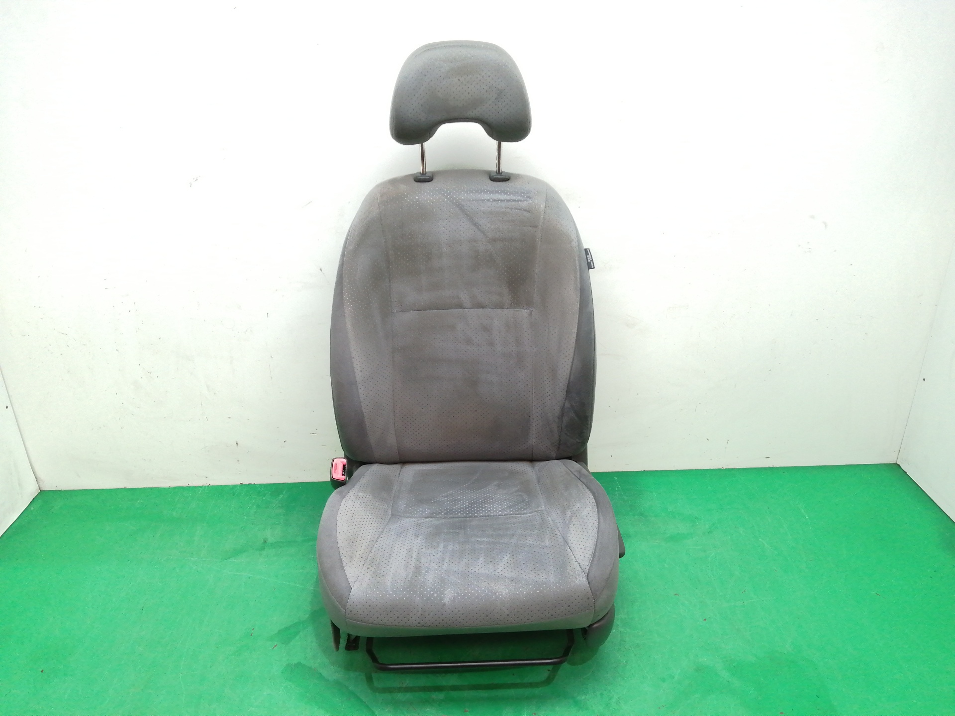 ASIENTO DELANTERO IZQUIERDO