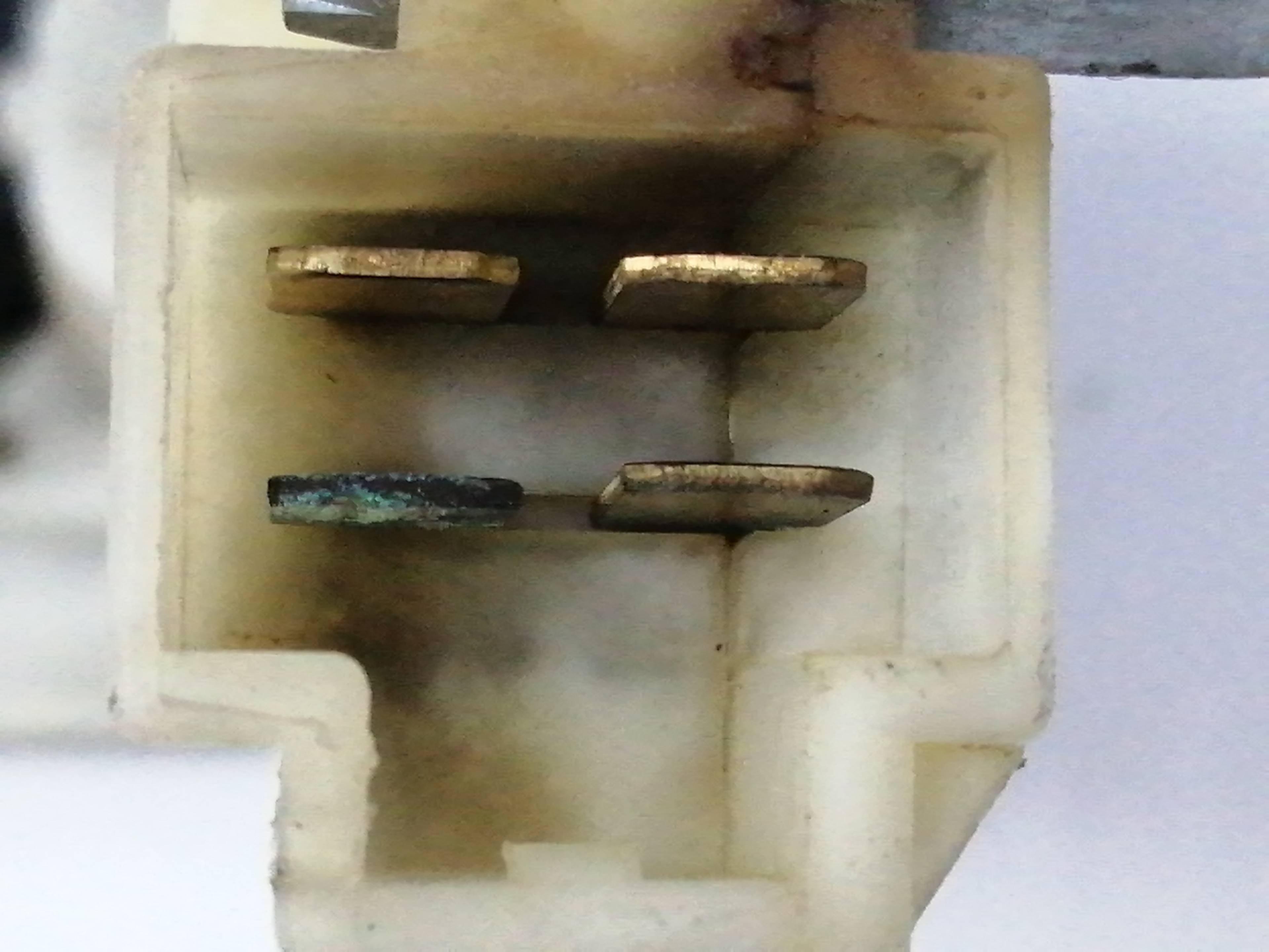CERRADURA PUERTA DELANTERA DERECHA