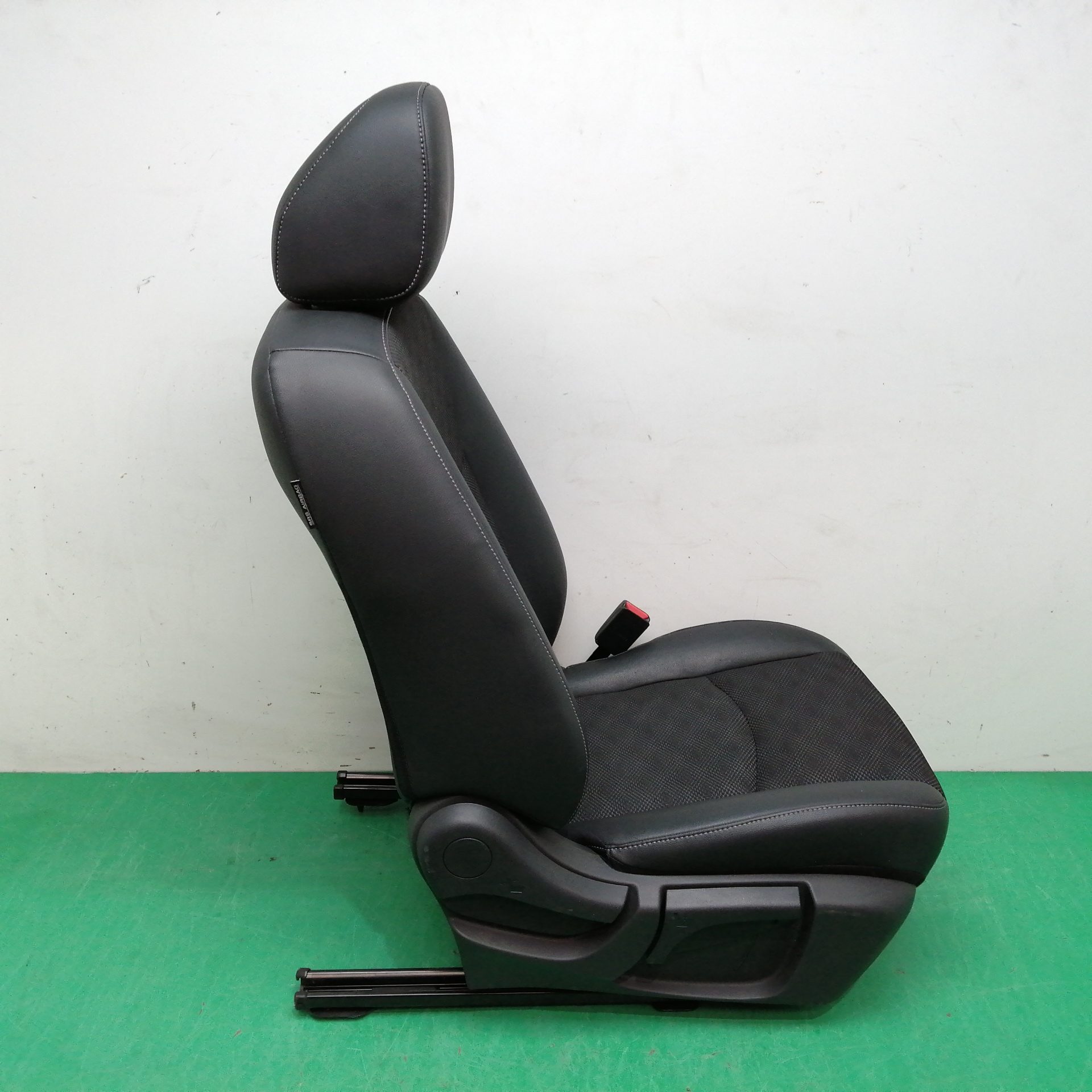 ASIENTO DELANTERO DERECHO