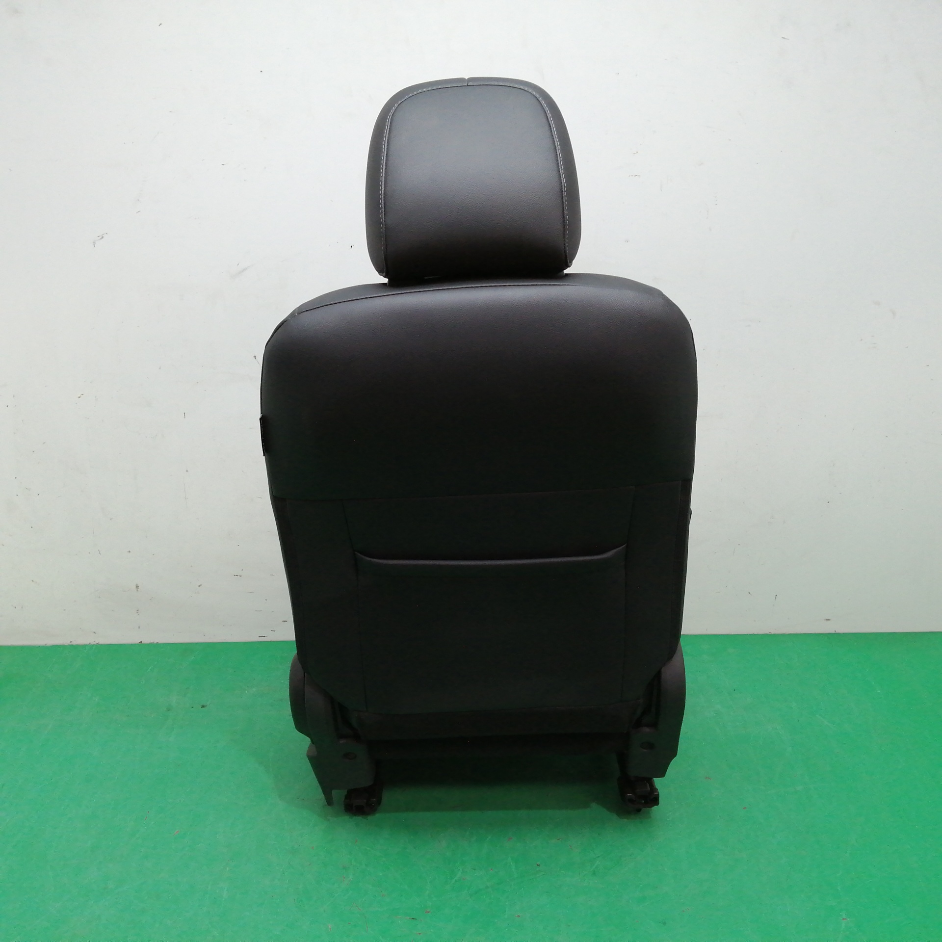 ASIENTO DELANTERO IZQUIERDO