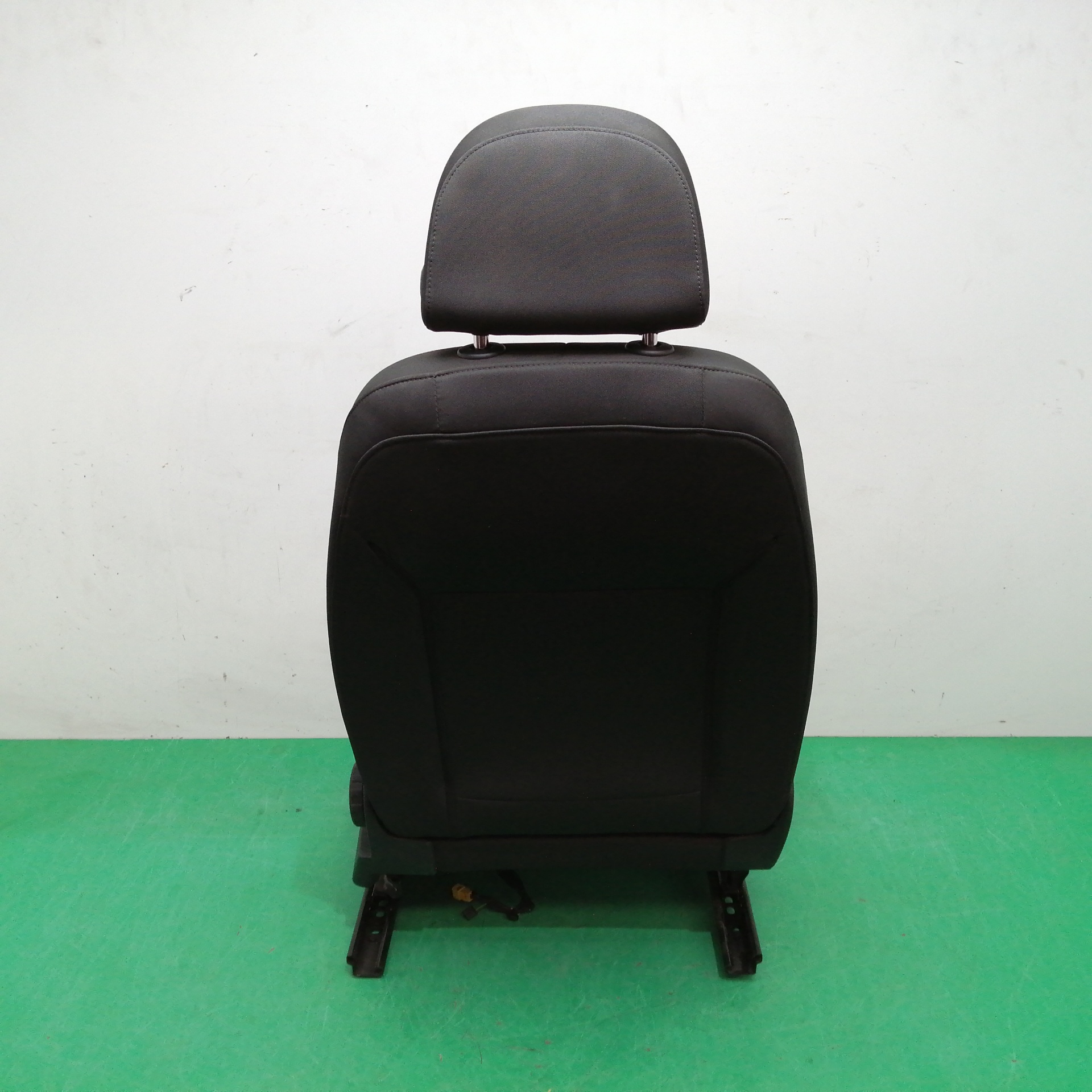 ASIENTO DELANTERO IZQUIERDO