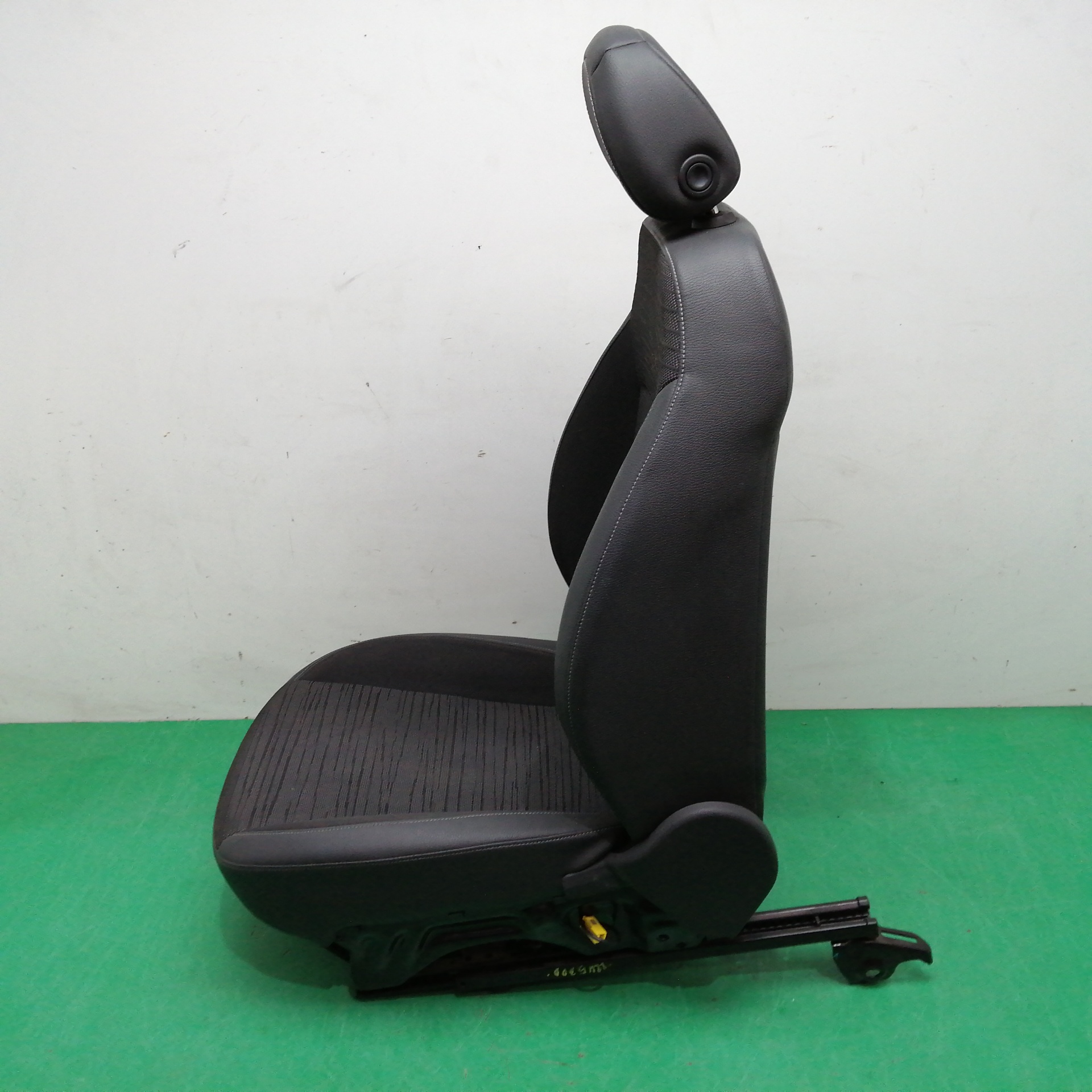 ASIENTO DELANTERO DERECHO