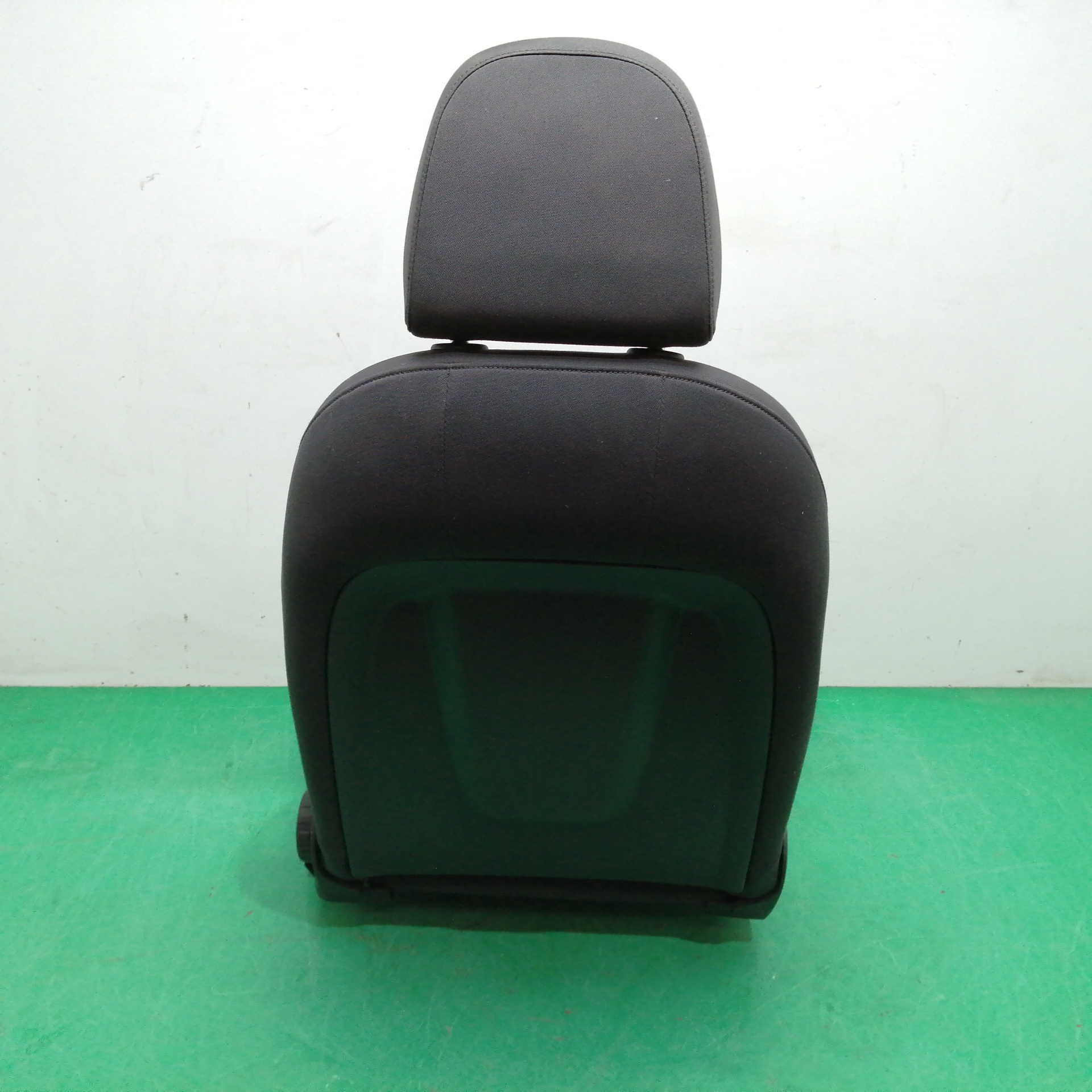 ASIENTO DELANTERO IZQUIERDO