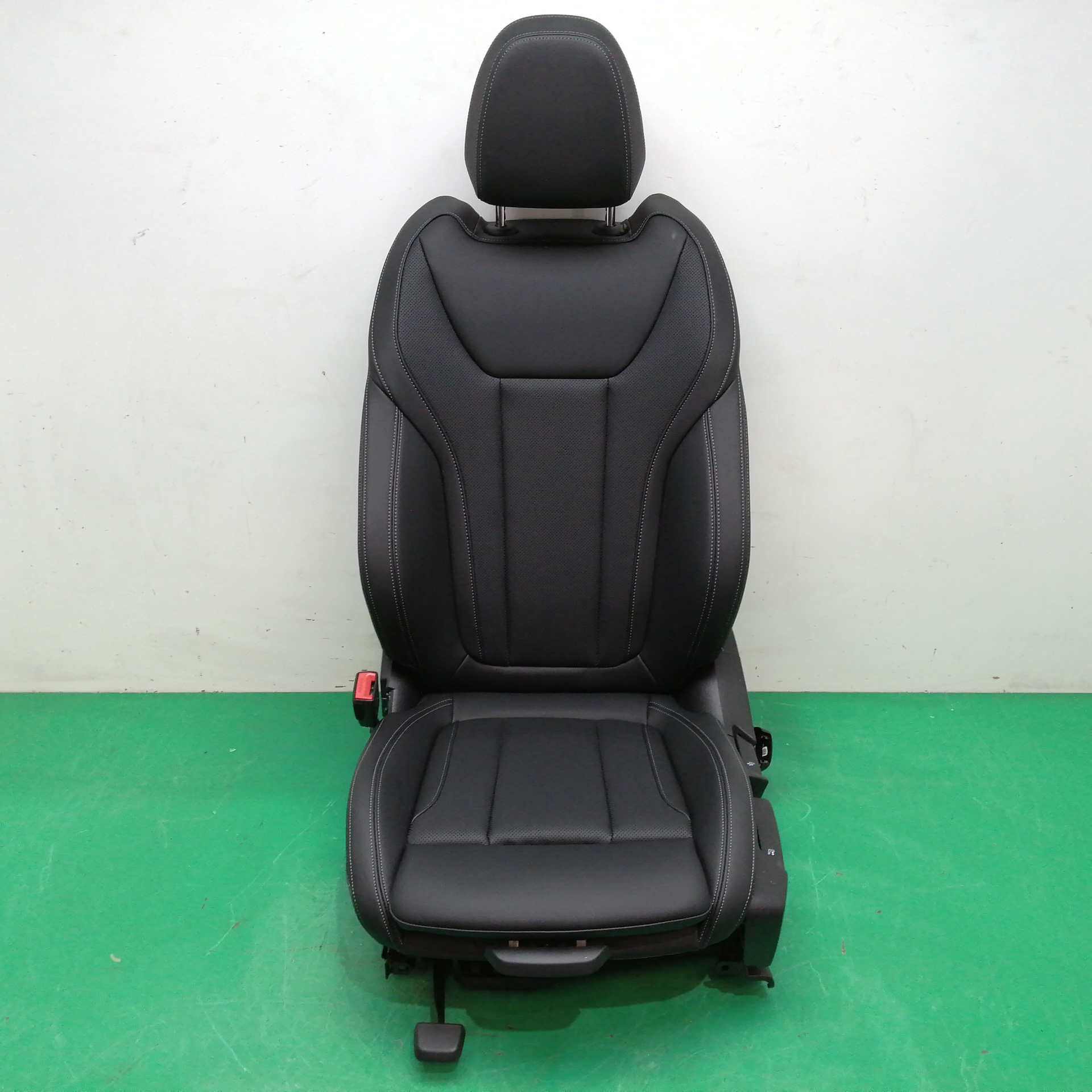 ASIENTO DELANTERO IZQUIERDO