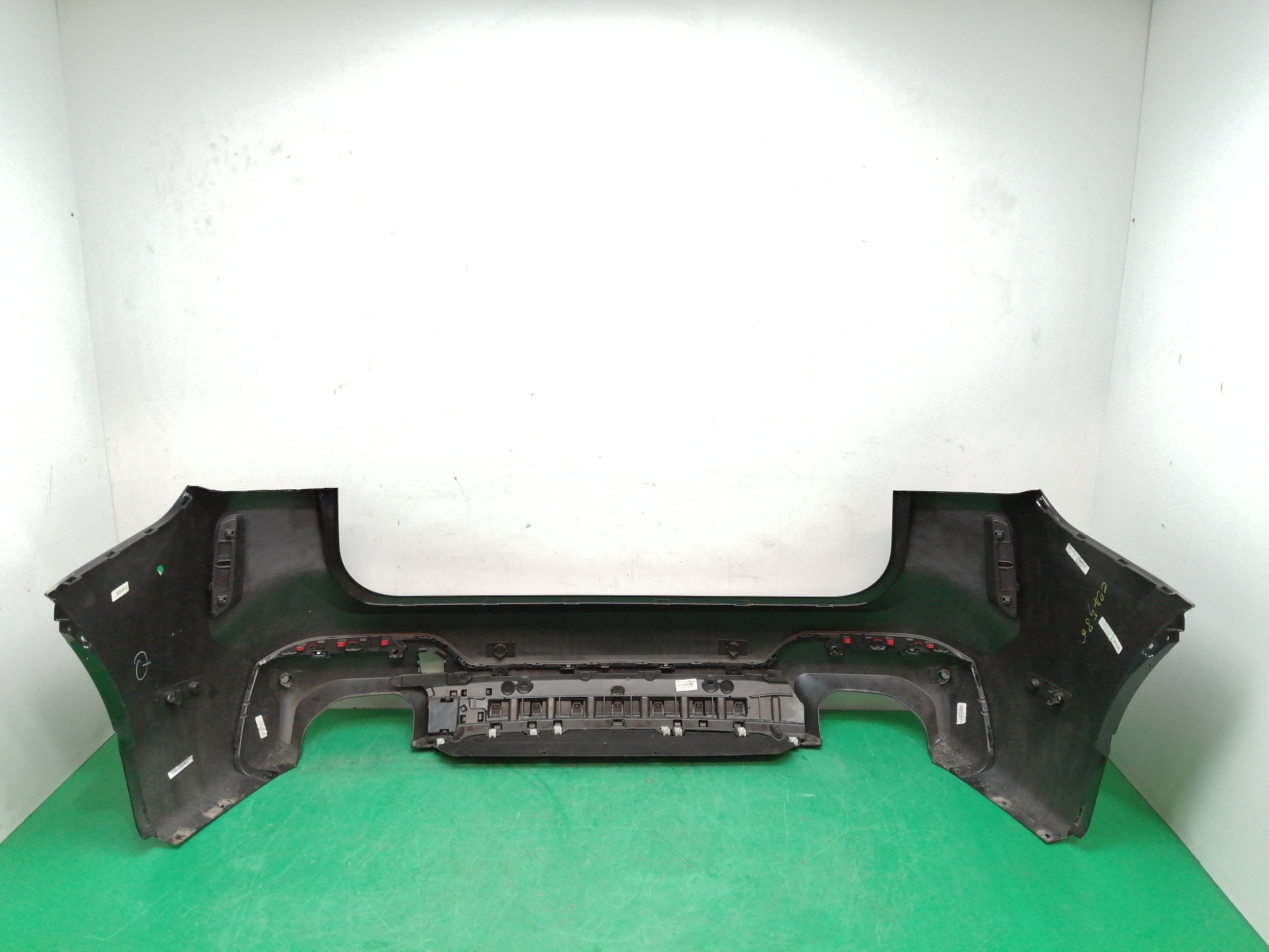PARAGOLPES TRASERO