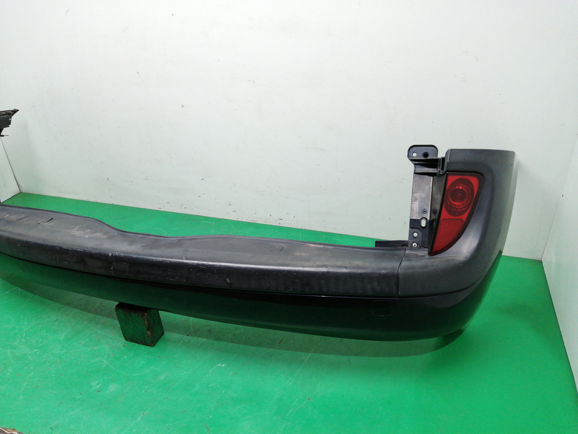 PARAGOLPES TRASERO
