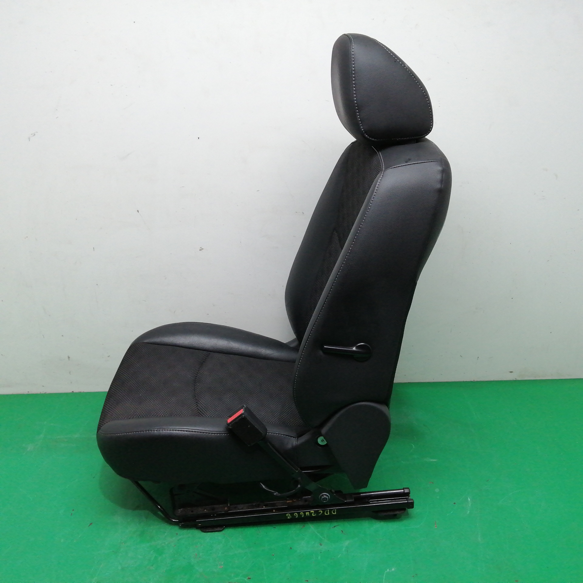 ASIENTO DELANTERO DERECHO