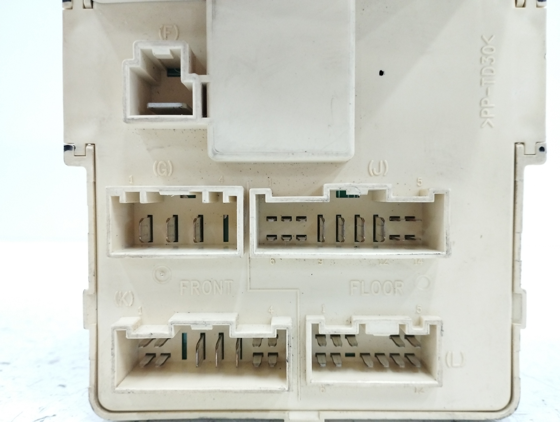 CAJA RELES / FUSIBLES