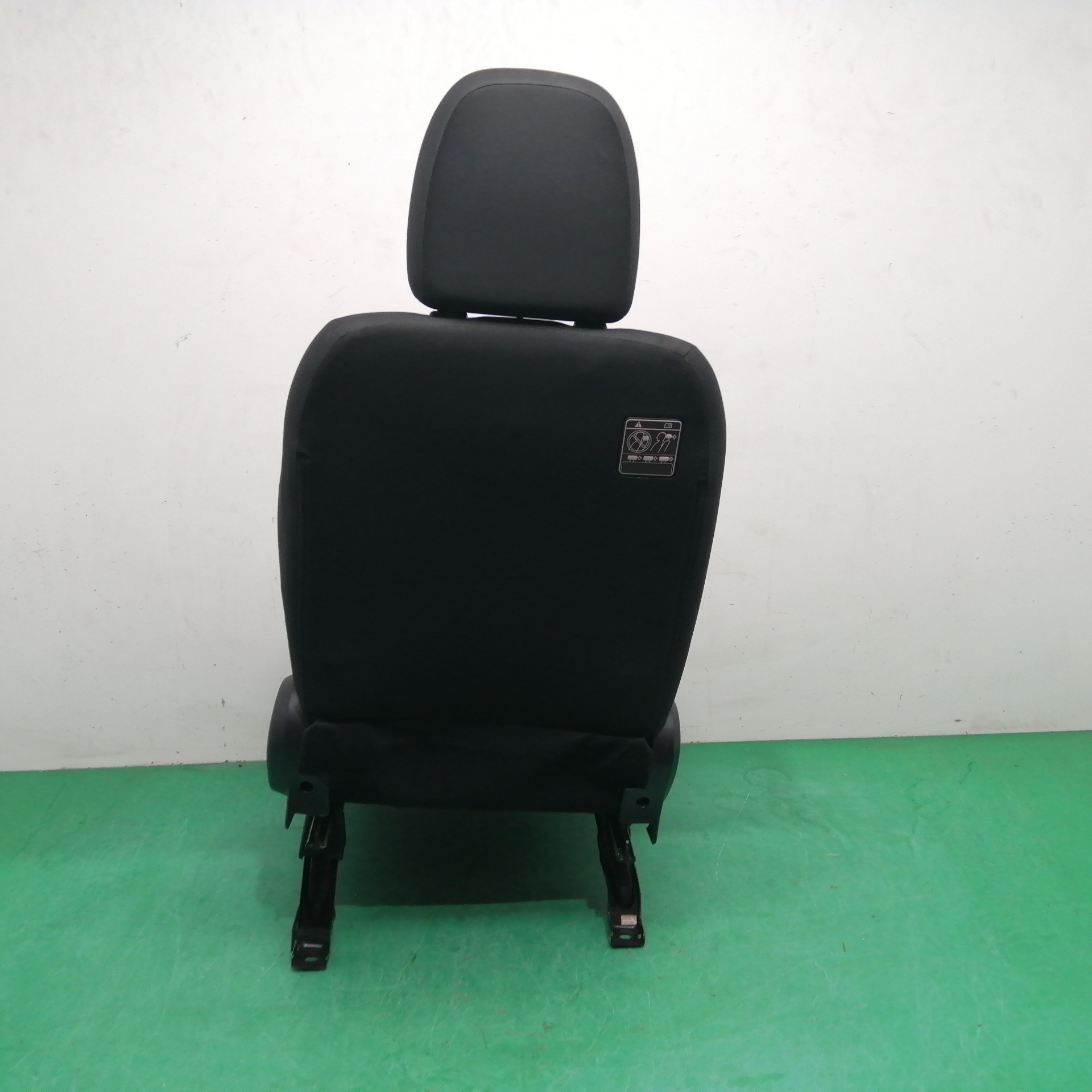 ASIENTO DELANTERO IZQUIERDO