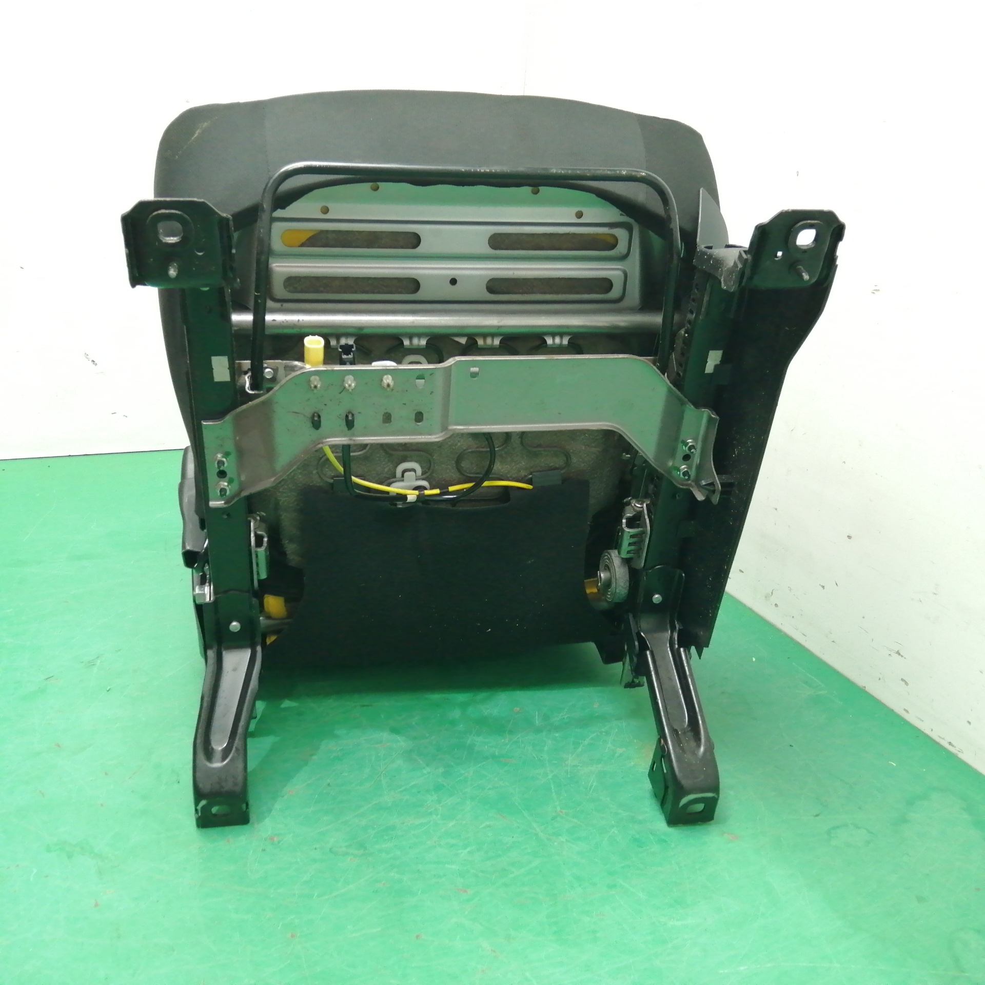 ASIENTO DELANTERO IZQUIERDO