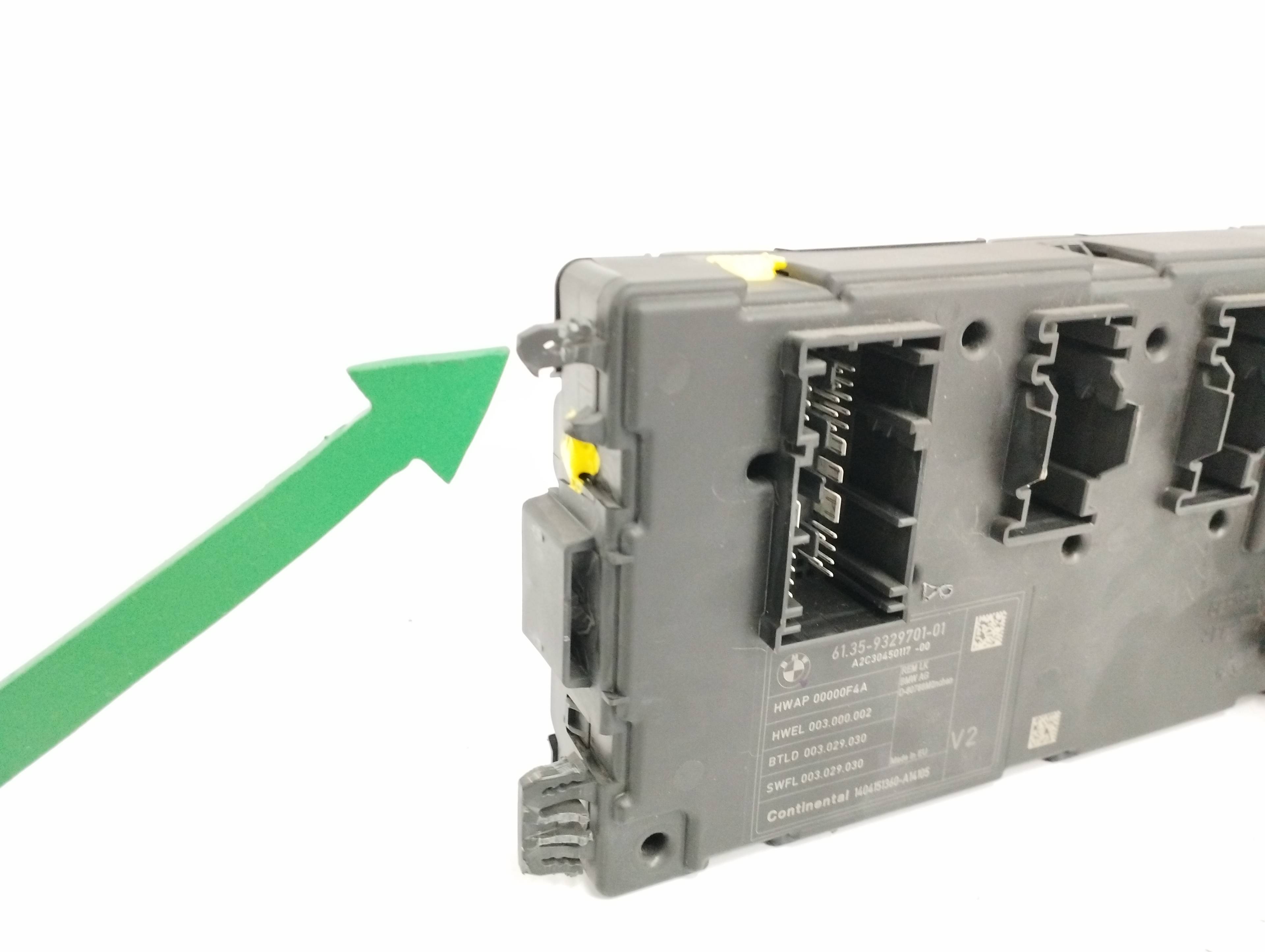 CAJA RELES / FUSIBLES