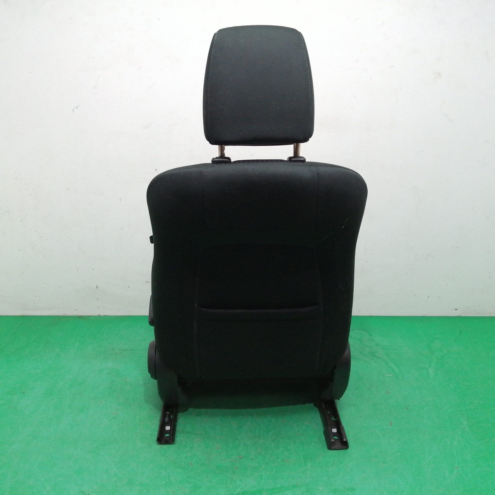 ASIENTO DELANTERO IZQUIERDO