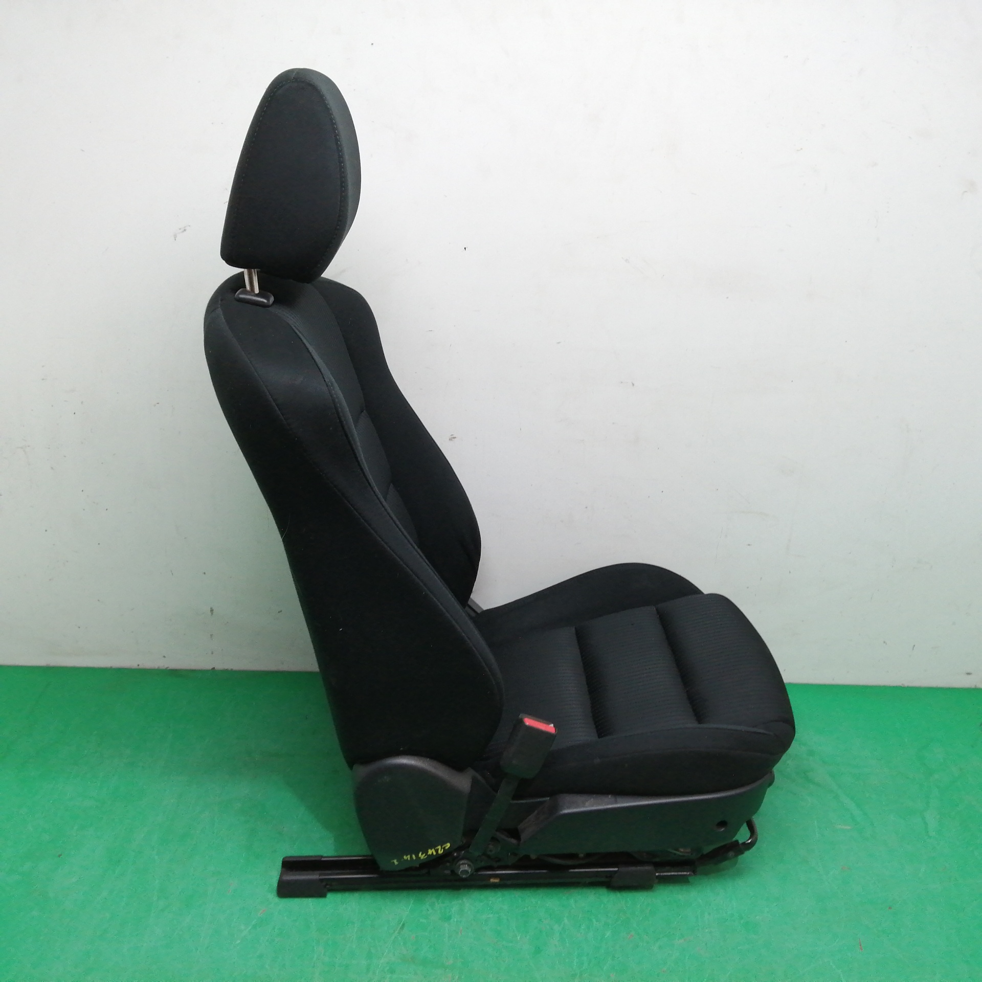 ASIENTO DELANTERO IZQUIERDO