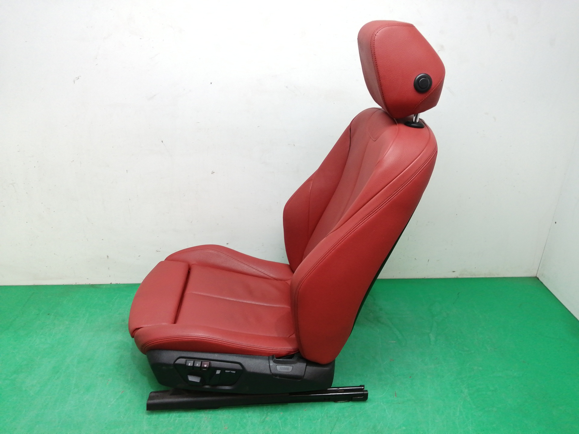 ASIENTO DELANTERO IZQUIERDO