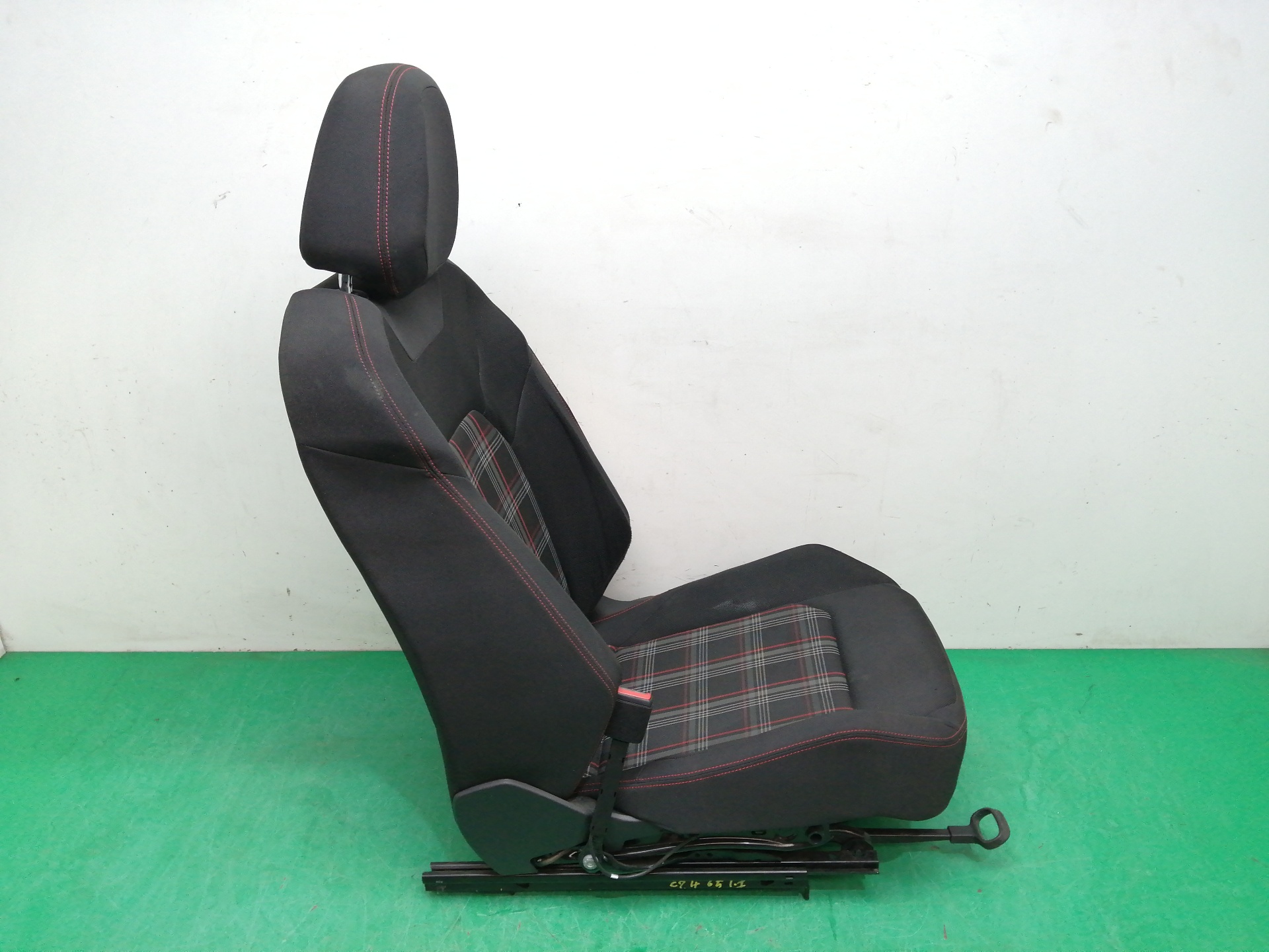 ASIENTO DELANTERO IZQUIERDO