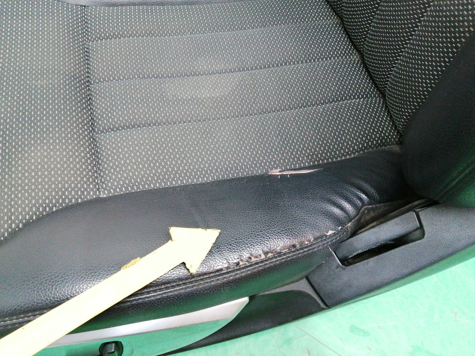 ASIENTO DELANTERO IZQUIERDO