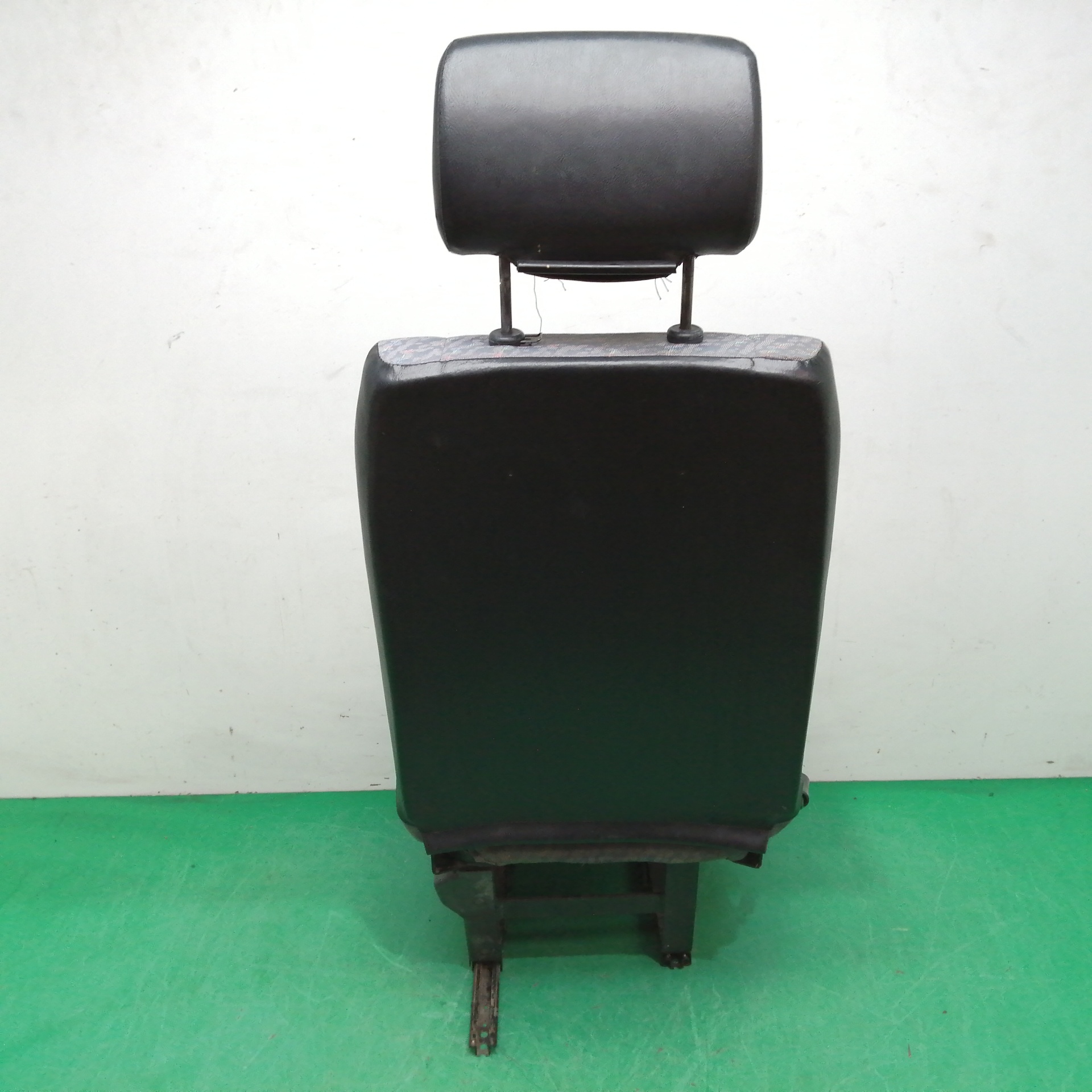 ASIENTO DELANTERO IZQUIERDO