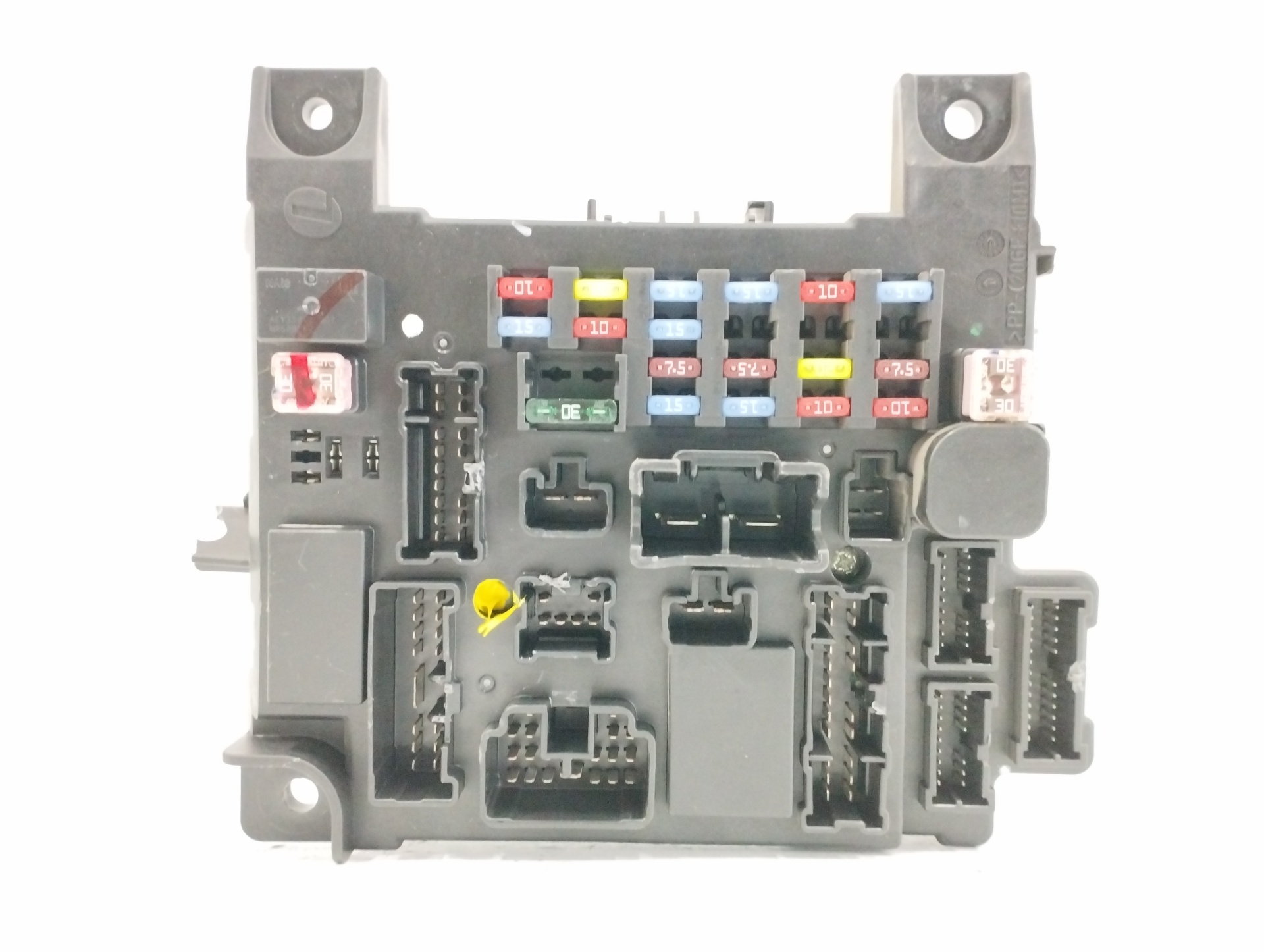 CAJA RELES / FUSIBLES