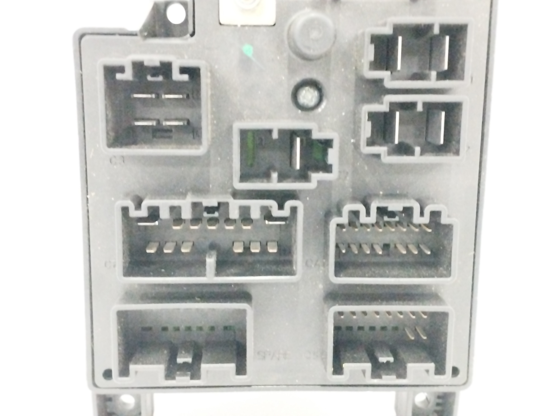 CAJA RELES / FUSIBLES