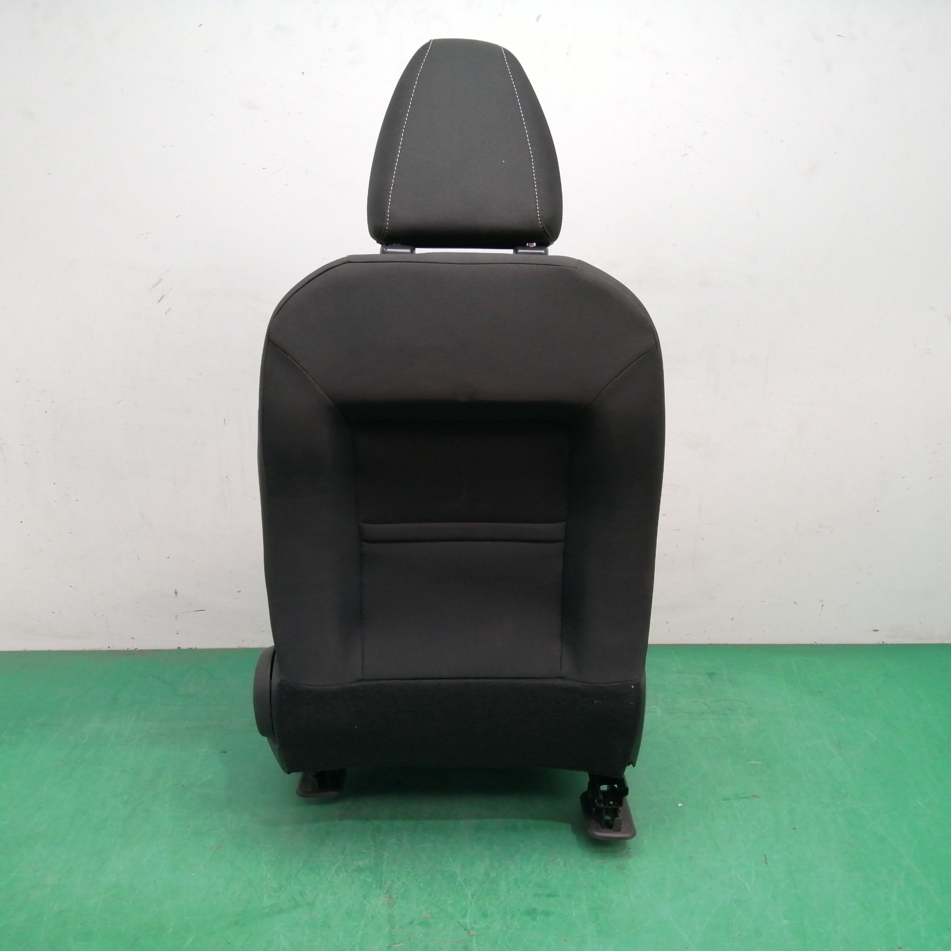 ASIENTO DELANTERO IZQUIERDO